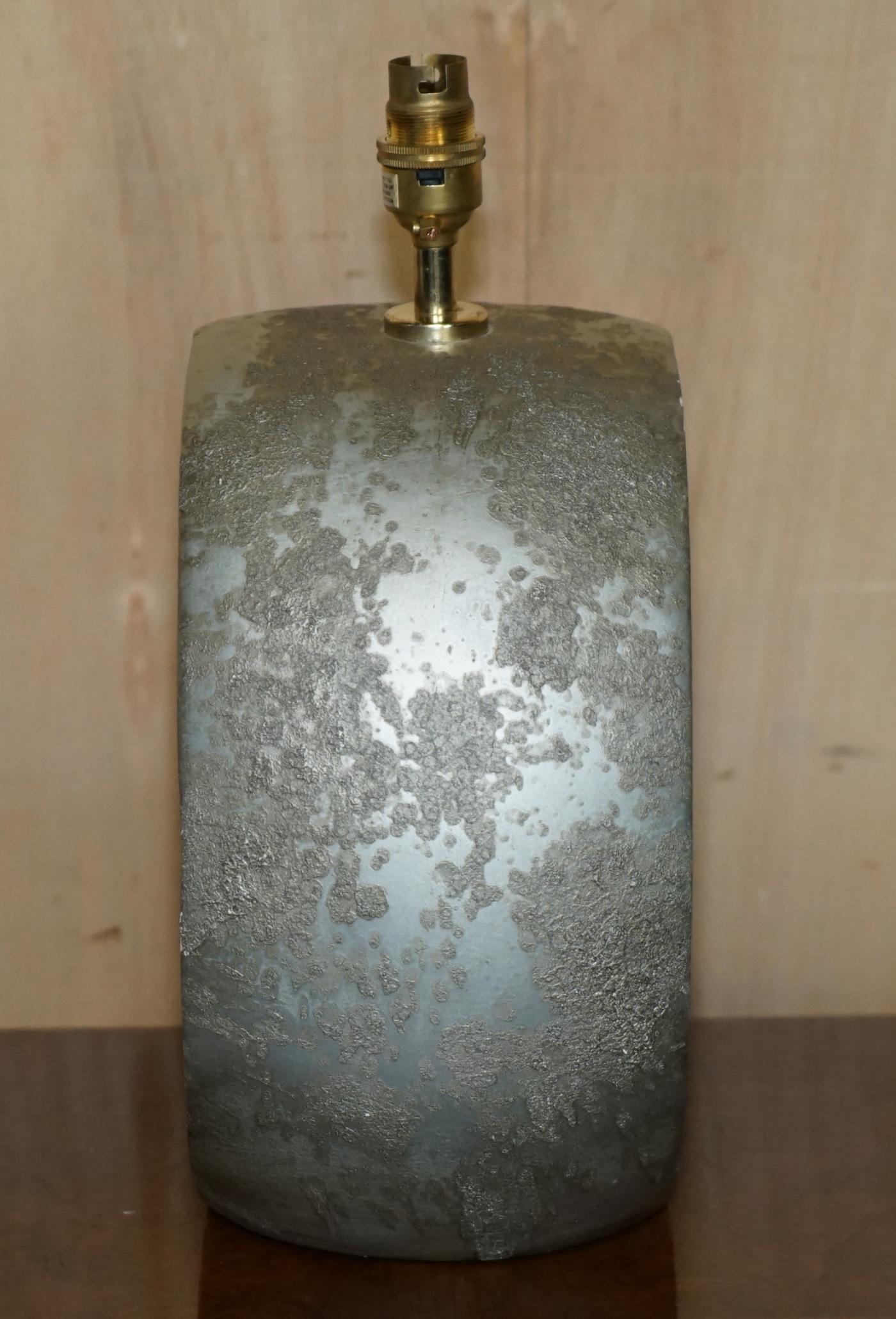 20th Century FULLY RESTORED DECORATIVE OVAL GREY STONE AFFECT TABLE LAMP WITH NEW FITTINGs For Sale