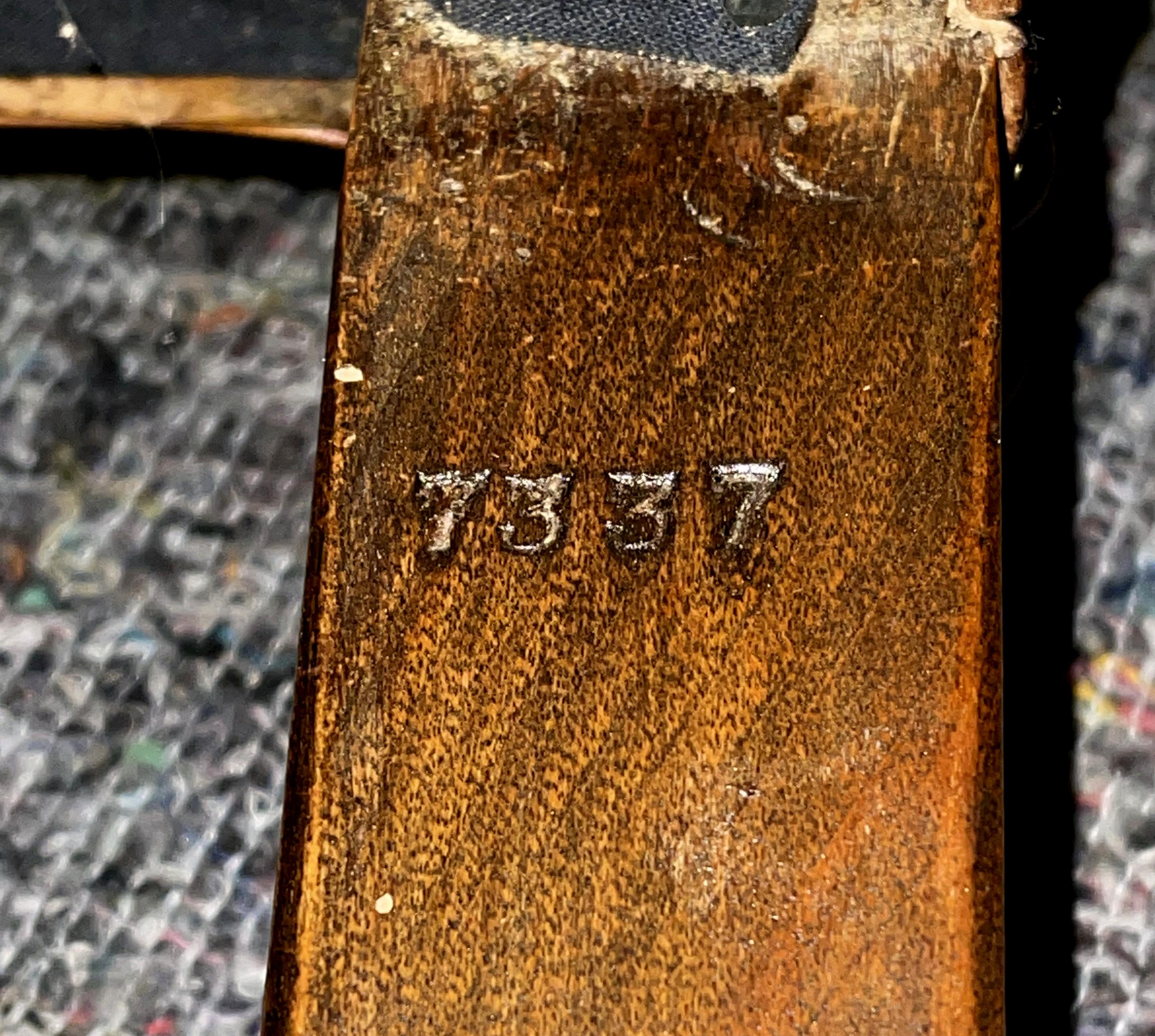 Vollständig restauriert Edwardian circa 1910 Hand gefärbt Brown Leder Löwe geschnitzt Sessel im Angebot 13