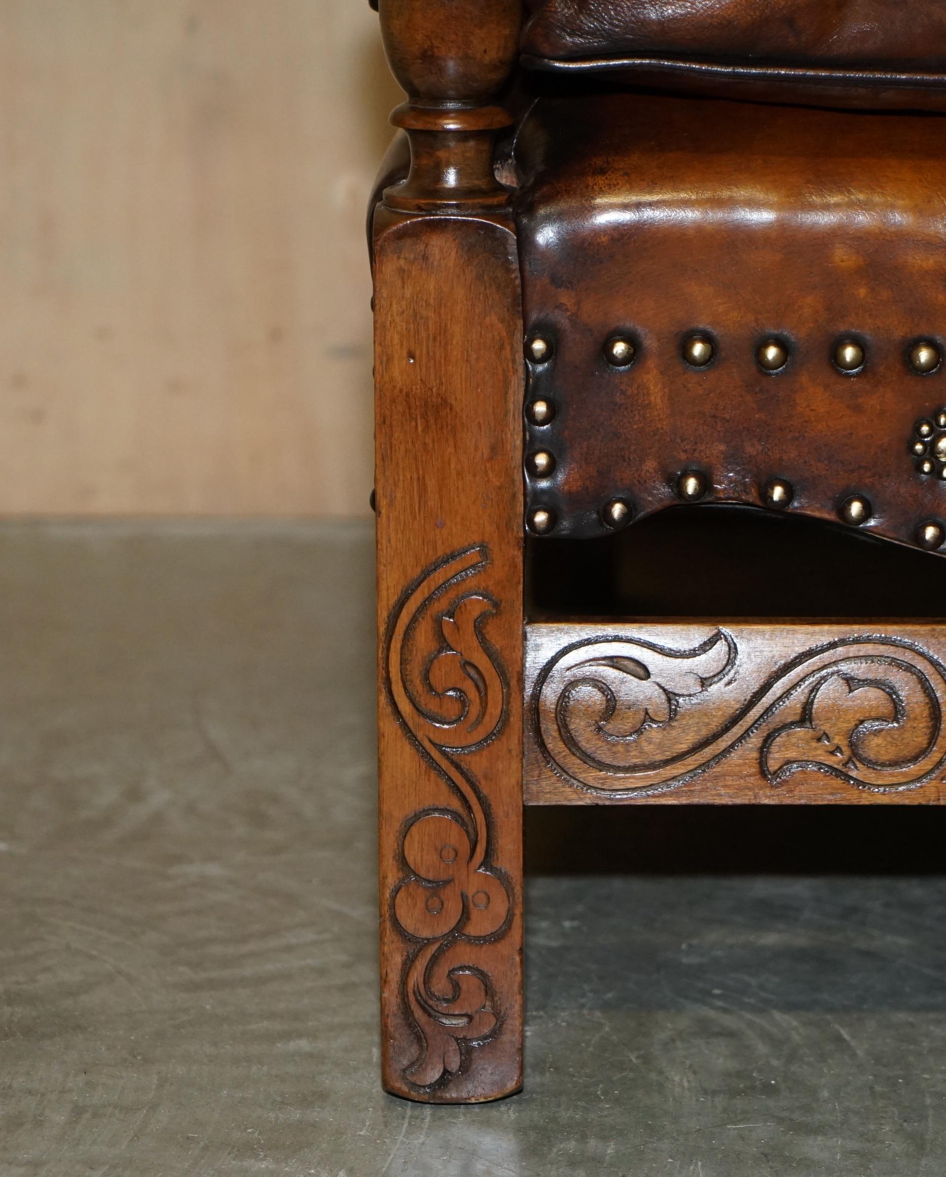 Vollständig restauriert Edwardian circa 1910 Hand gefärbt Brown Leder Löwe geschnitzt Sessel im Angebot 3