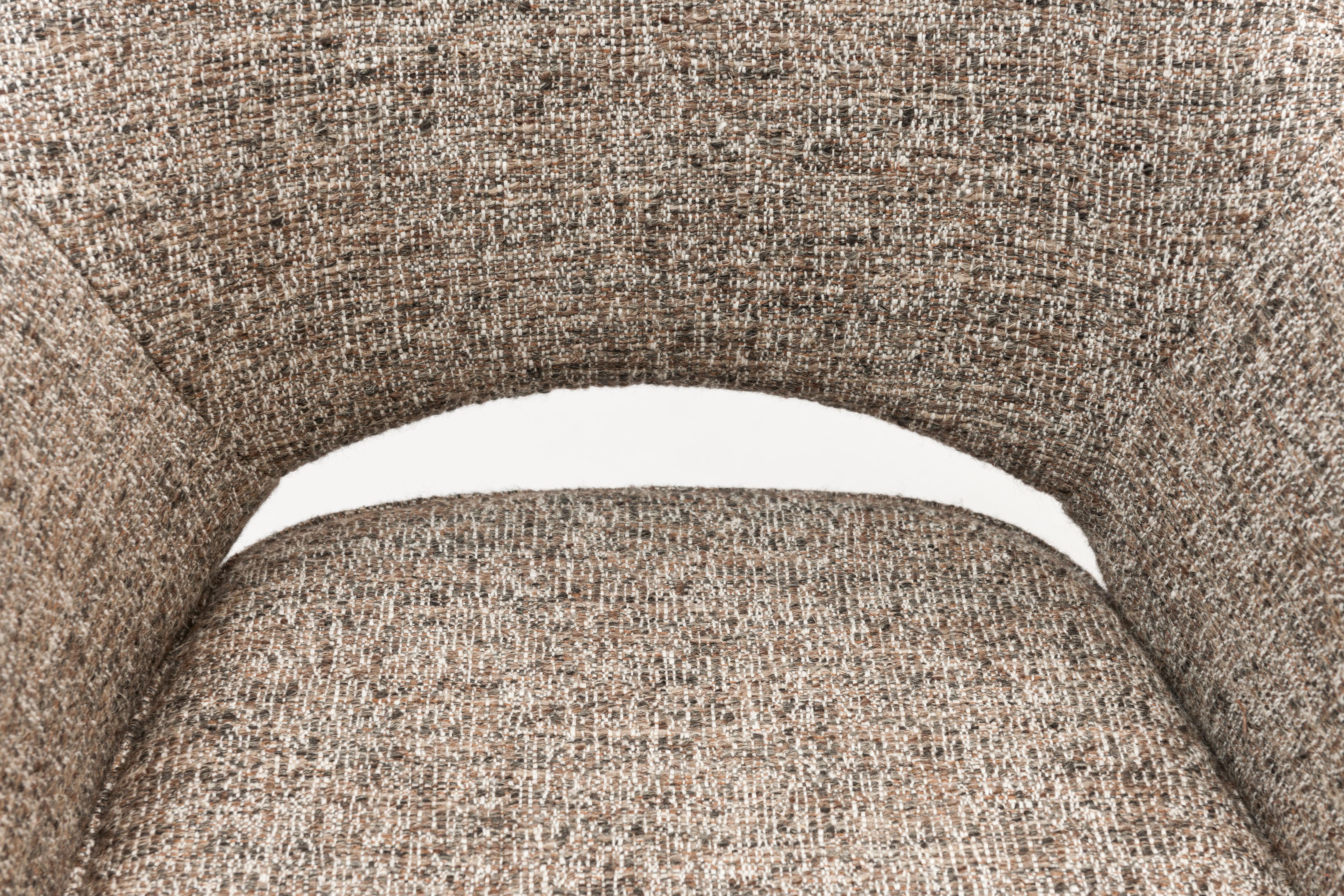 Fully Restored Eero Saarinen Executive Armchairs by Knoll 3