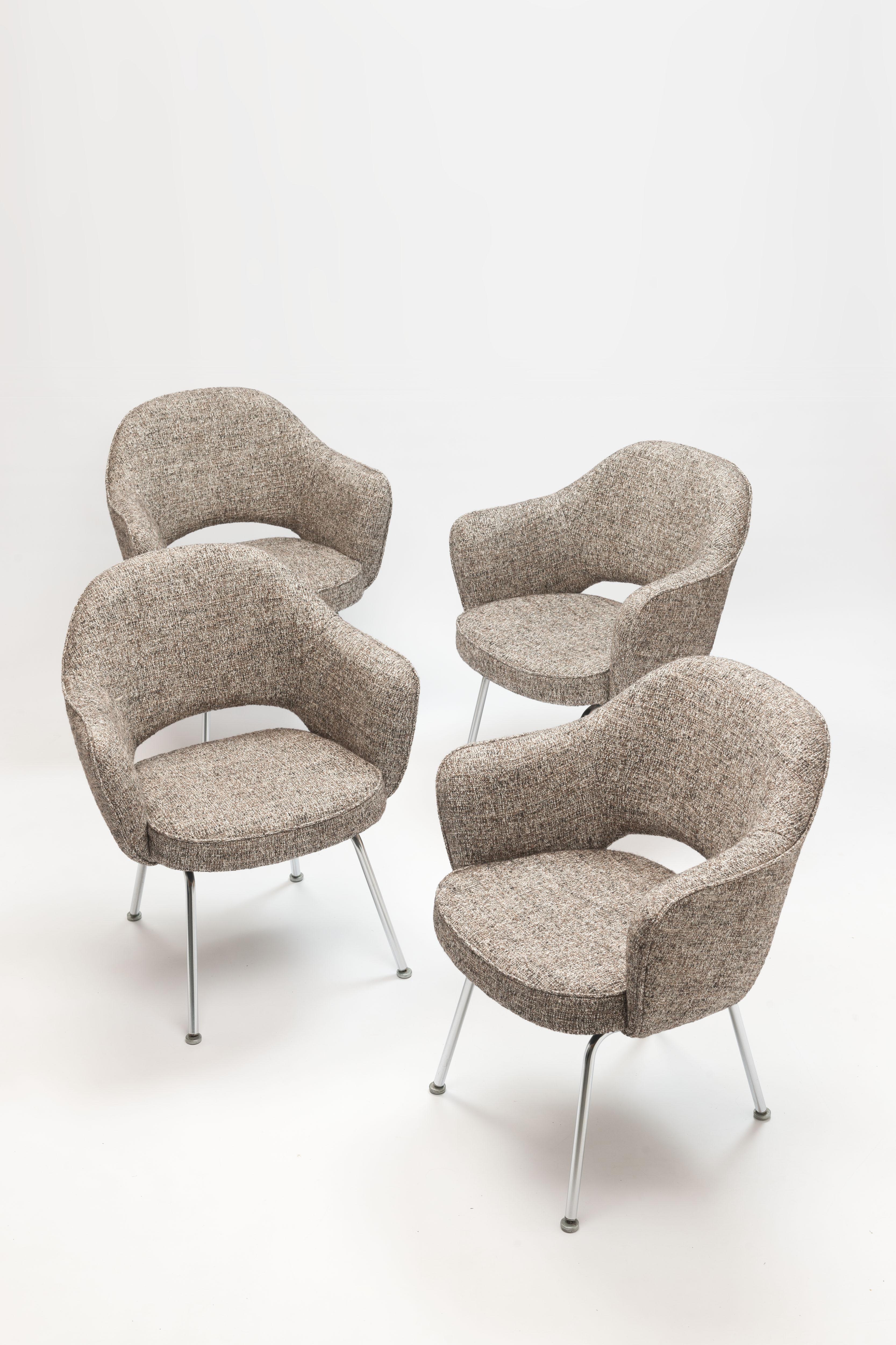 Fully Restored Eero Saarinen Executive Armchairs by Knoll 6