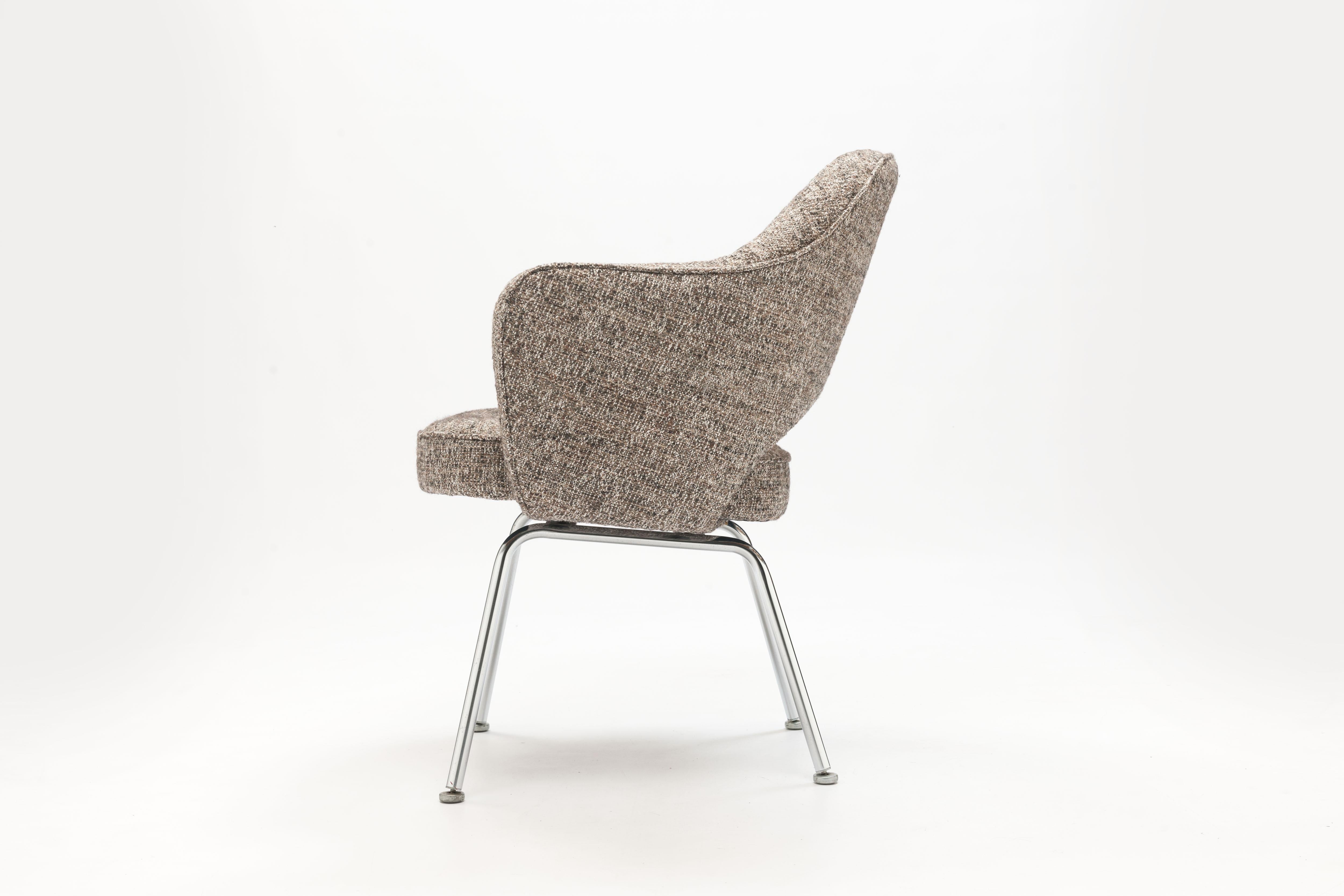 Fully Restored Eero Saarinen Executive Armchairs by Knoll In Good Condition In Utrecht, NL