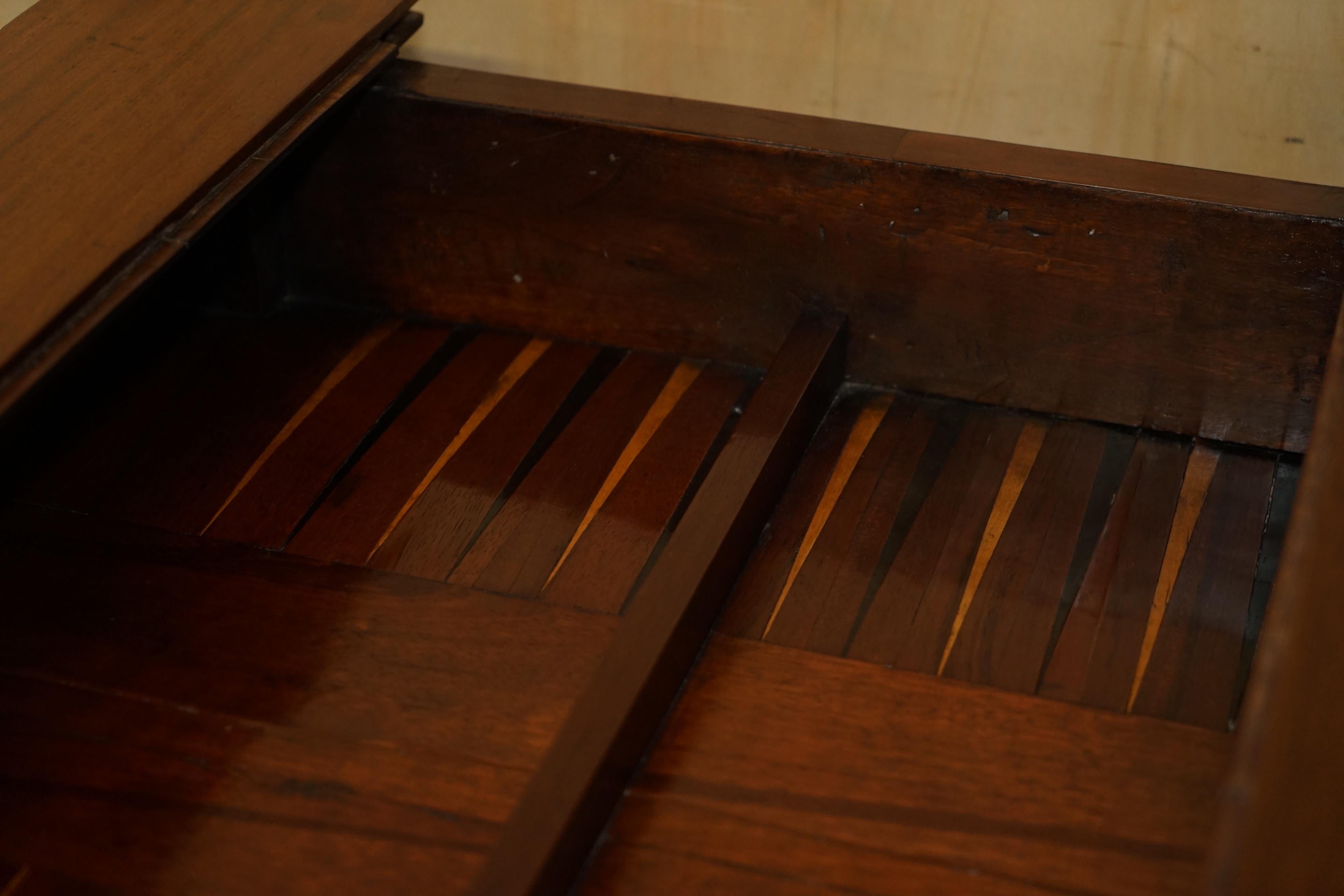 Table de canapé Regency d'antiquités et de backgammon complètement restaurée en vente 3