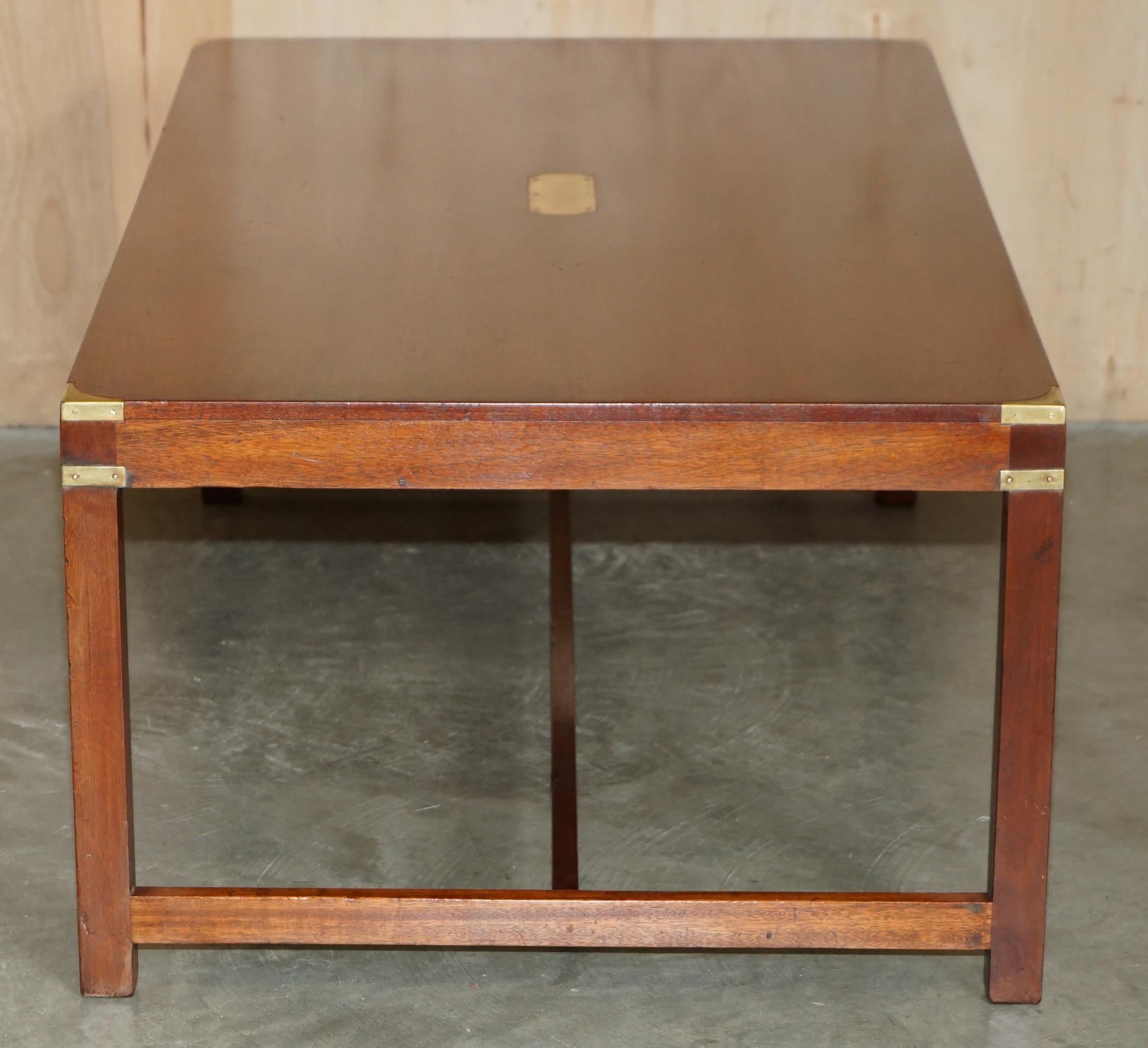 FULLY RESTORED FRENCH POLISHED HARRODS KENNEDY MiLITARY CAMPAIGN COFFEE TABLE For Sale 3
