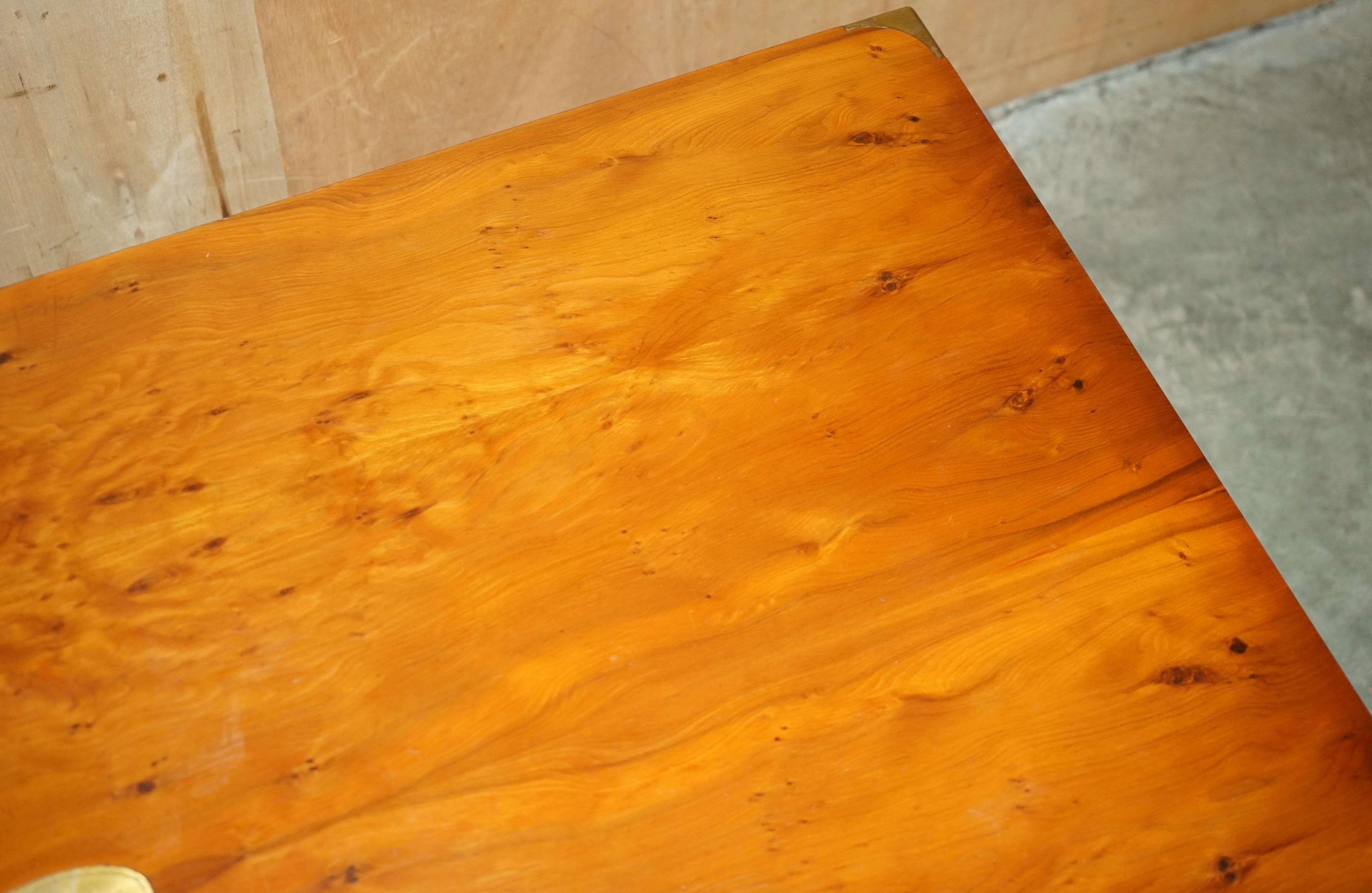 TAVOLO DA CAFFE' IN POLIZZERIA FRANCESE COMPLETAMENTE RESTAURATO DI Harrods KENNEDY, CAMPAGNA MILITARE in vendita 2