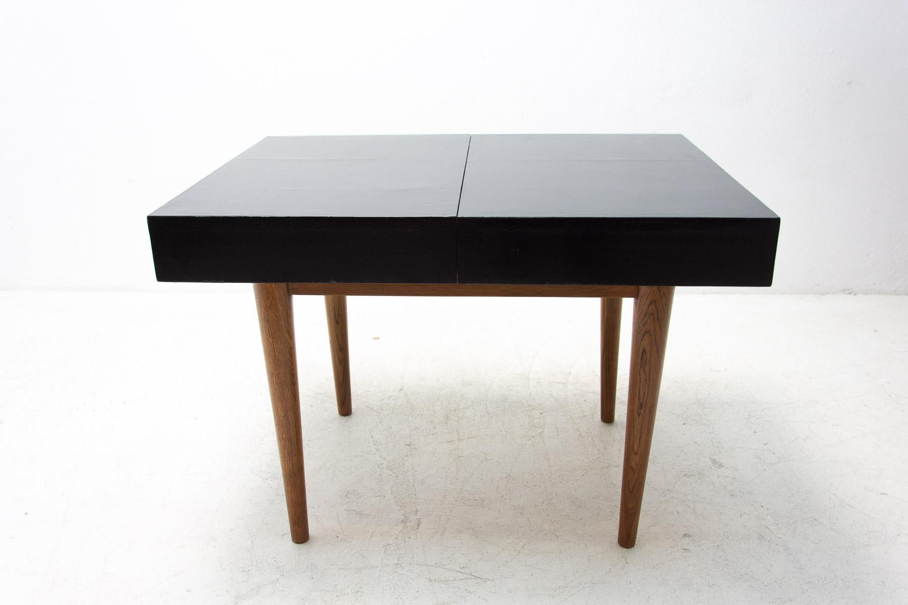 Fully Restored Functionalist Dining Table by Josef Pehr, 1940´s 10
