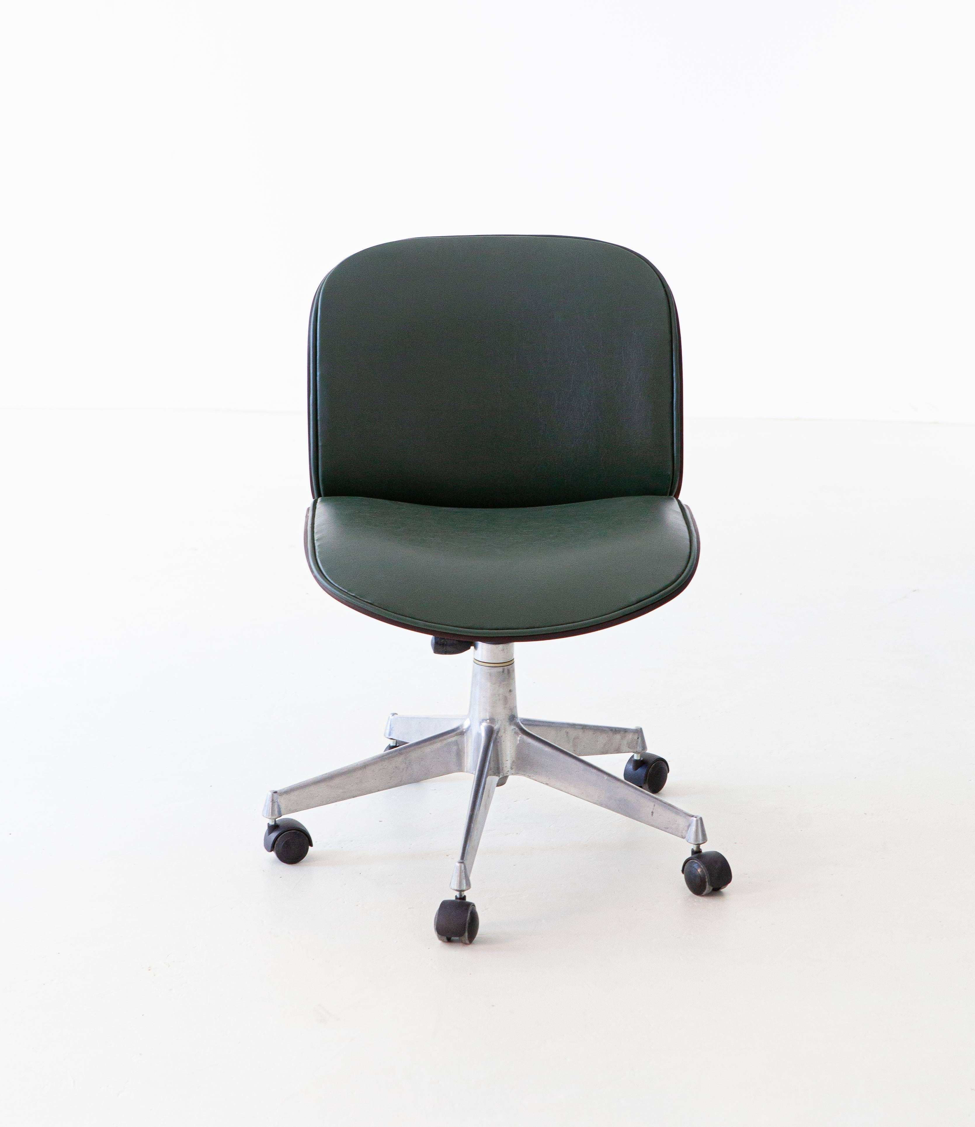 Office swivel chair designed by Ico Parisi and produced by M.I.M. (Mobili Italiani Moderni) Roma, Italy

This is the 1st series from the 1950s.

Fully restored curved wooden frame with a deep sanding of the original finishing, then a light hand of