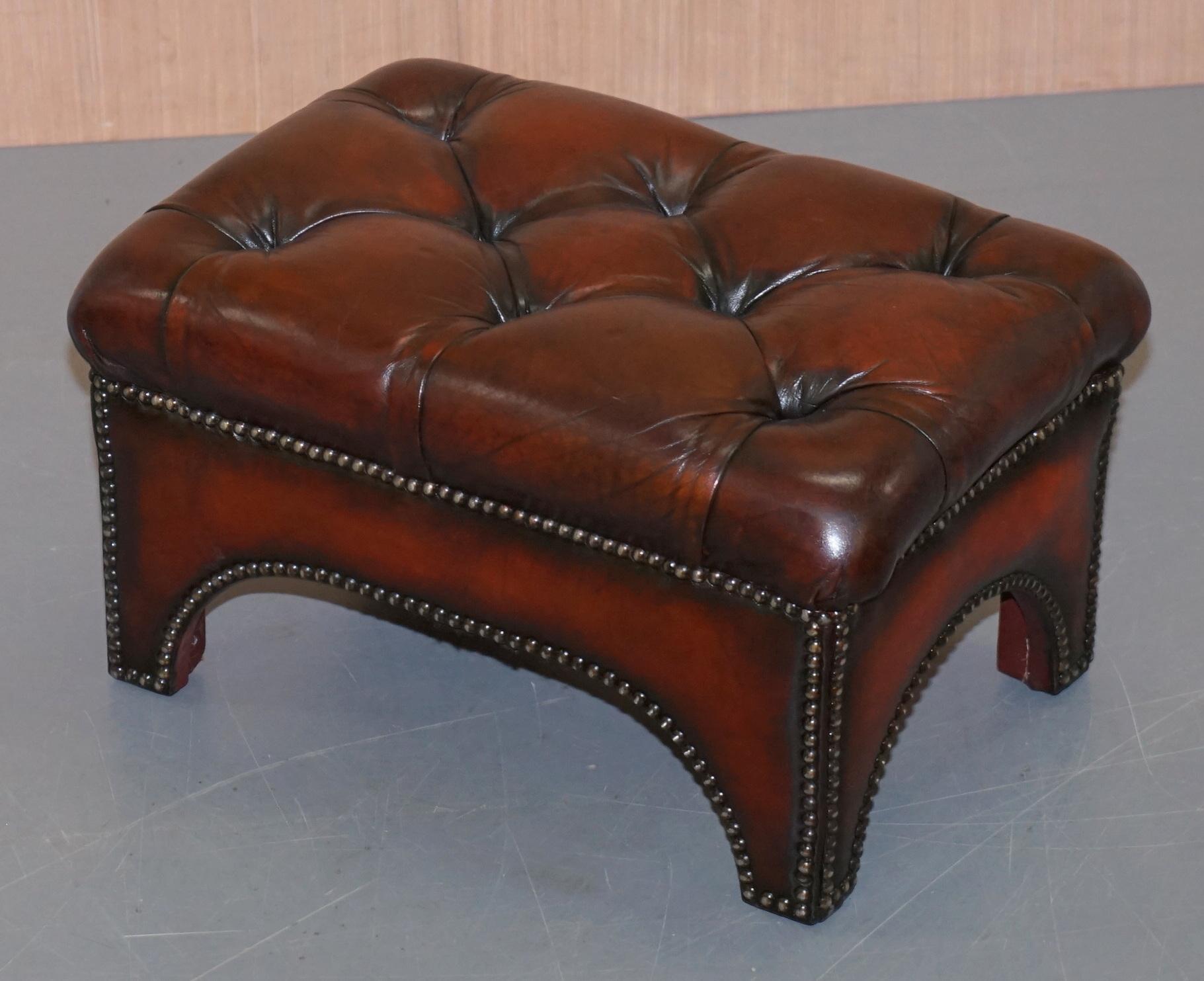 Fully Restored Hand Dyed Bordeaux Brown Leather Chesterfield Tufted Footstool In Good Condition In West Sussex, Pulborough