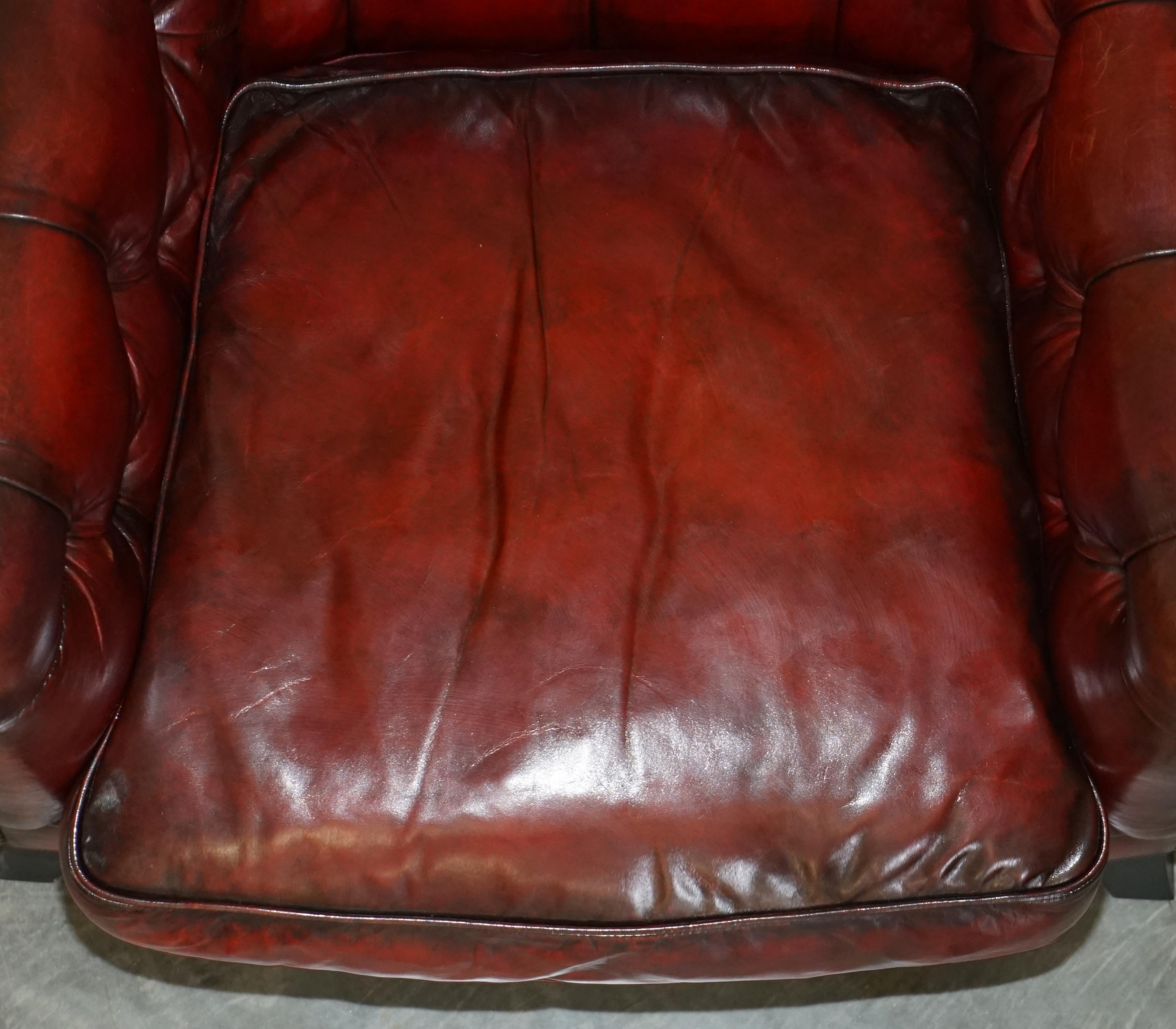 Fully Restored Hand Dyed Bordeaux Leather Chesterfield Suite Armchair & Sofa For Sale 11