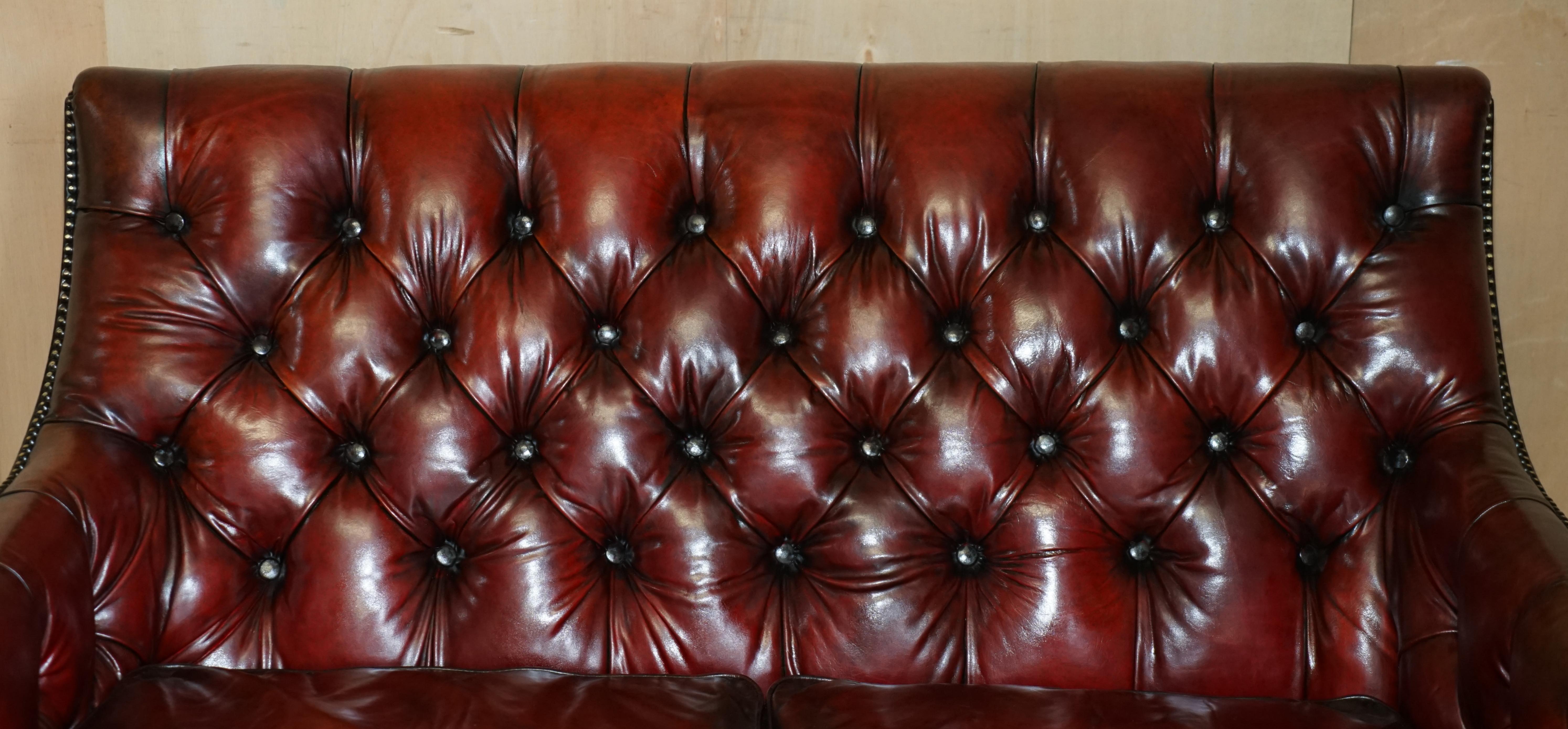 Hand-Crafted Fully Restored Hand Dyed Bordeaux Leather Chesterfield Suite Armchair & Sofa For Sale