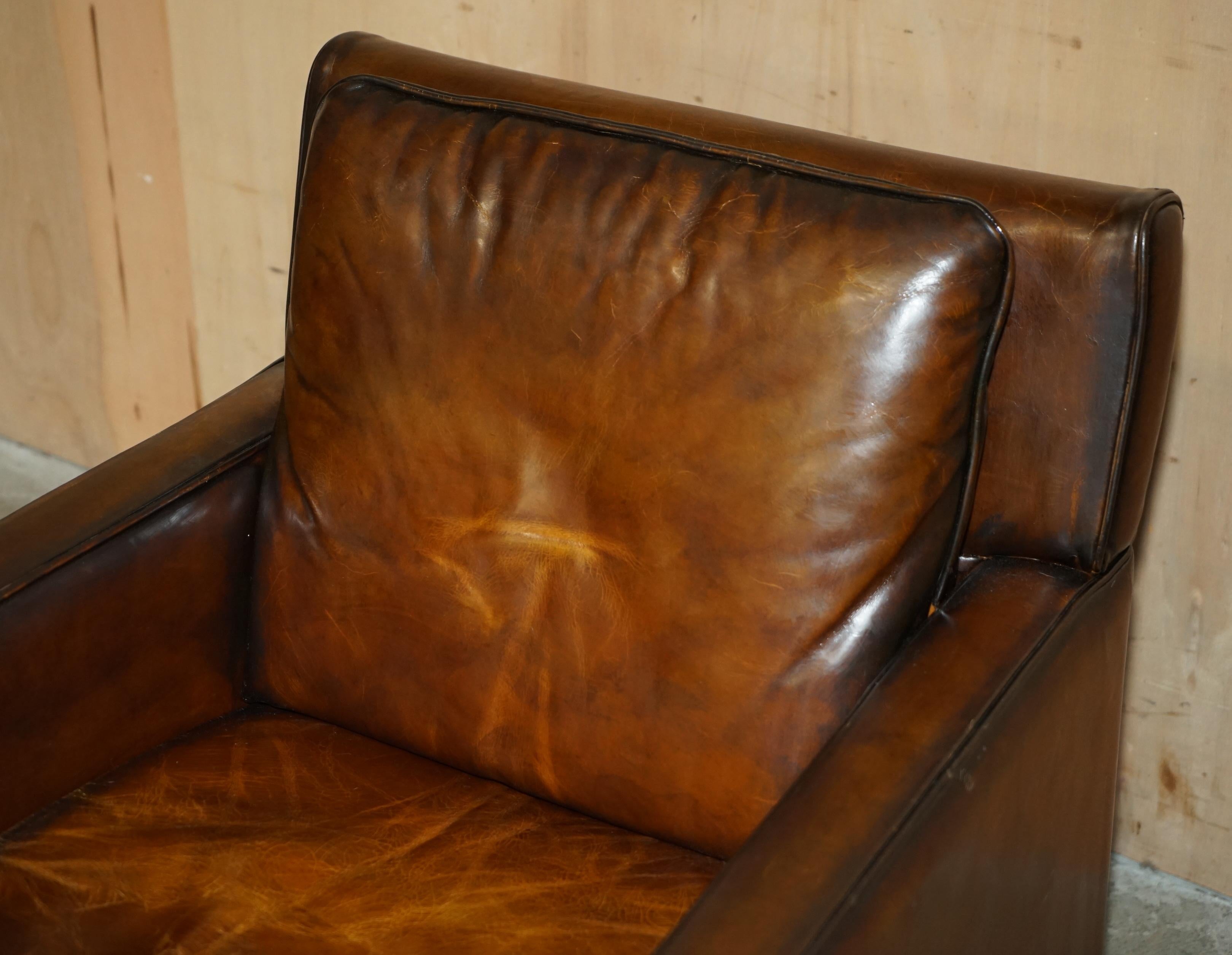 Art déco CLUB ARMCHAIR LOVELY PATINA EN CUIR BRUN NATUZZI entièrement restauré et teinté à la main CiGAR en vente