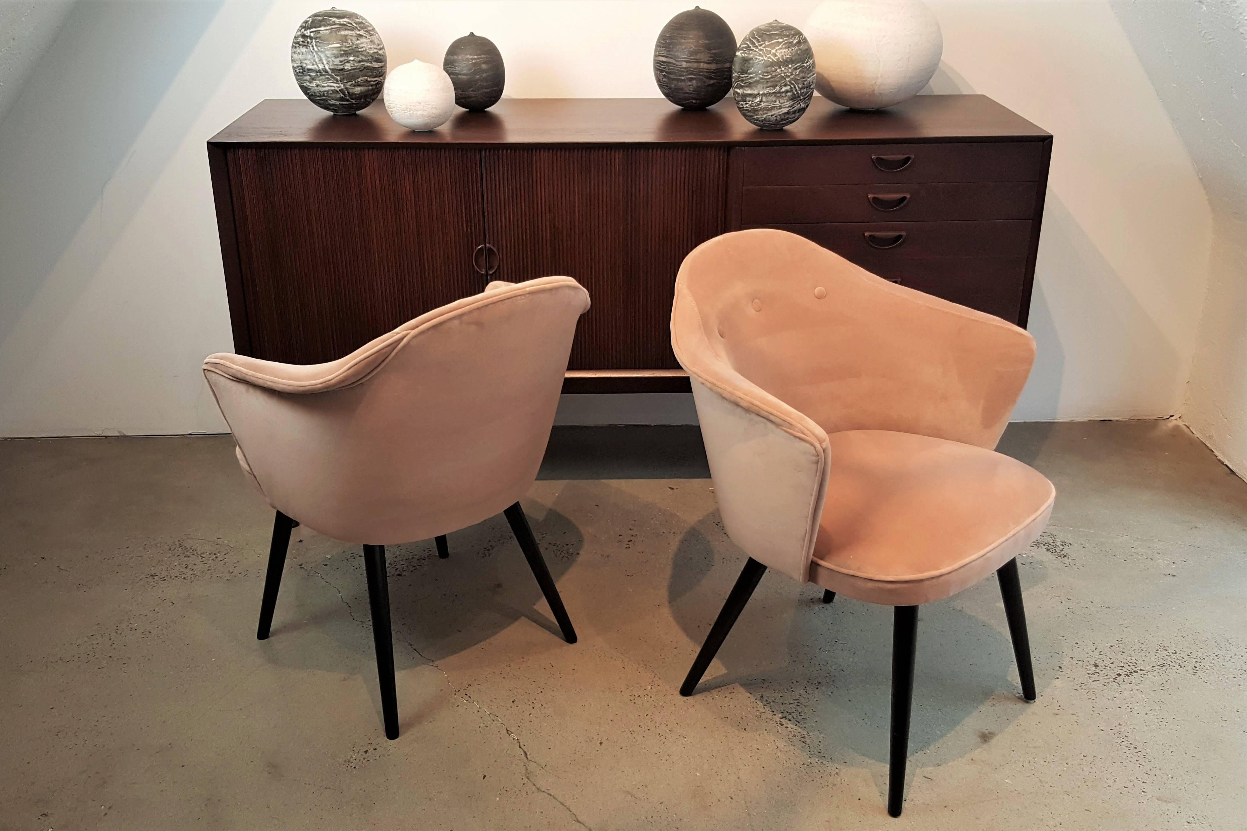 Mid-Century Modern Pair of Fully Restored Highly Sculptural Italian Modern Chairs in Blush Velvet