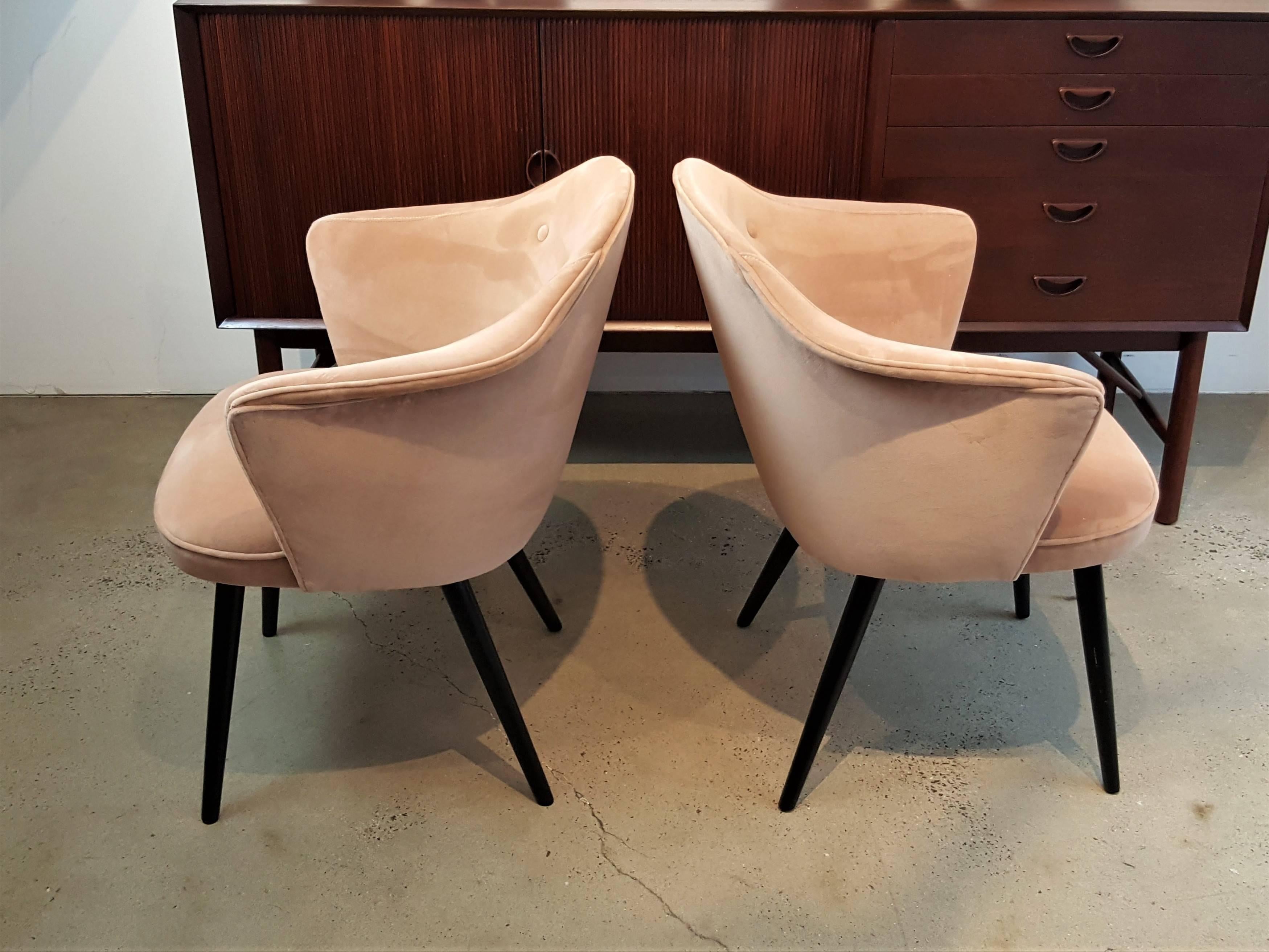 Mid-20th Century Pair of Fully Restored Highly Sculptural Italian Modern Chairs in Blush Velvet