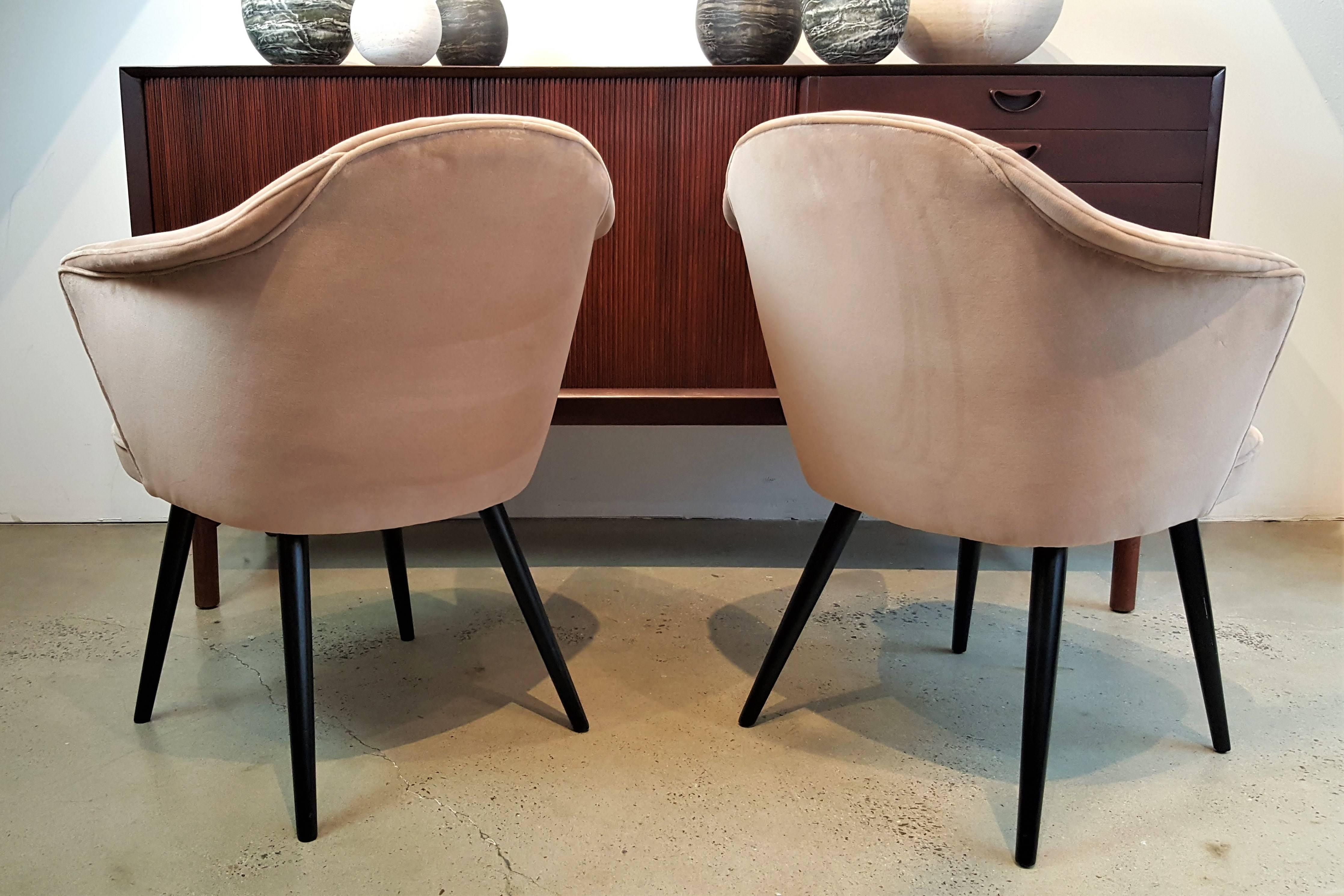 Pair of Fully Restored Highly Sculptural Italian Modern Chairs in Blush Velvet 1