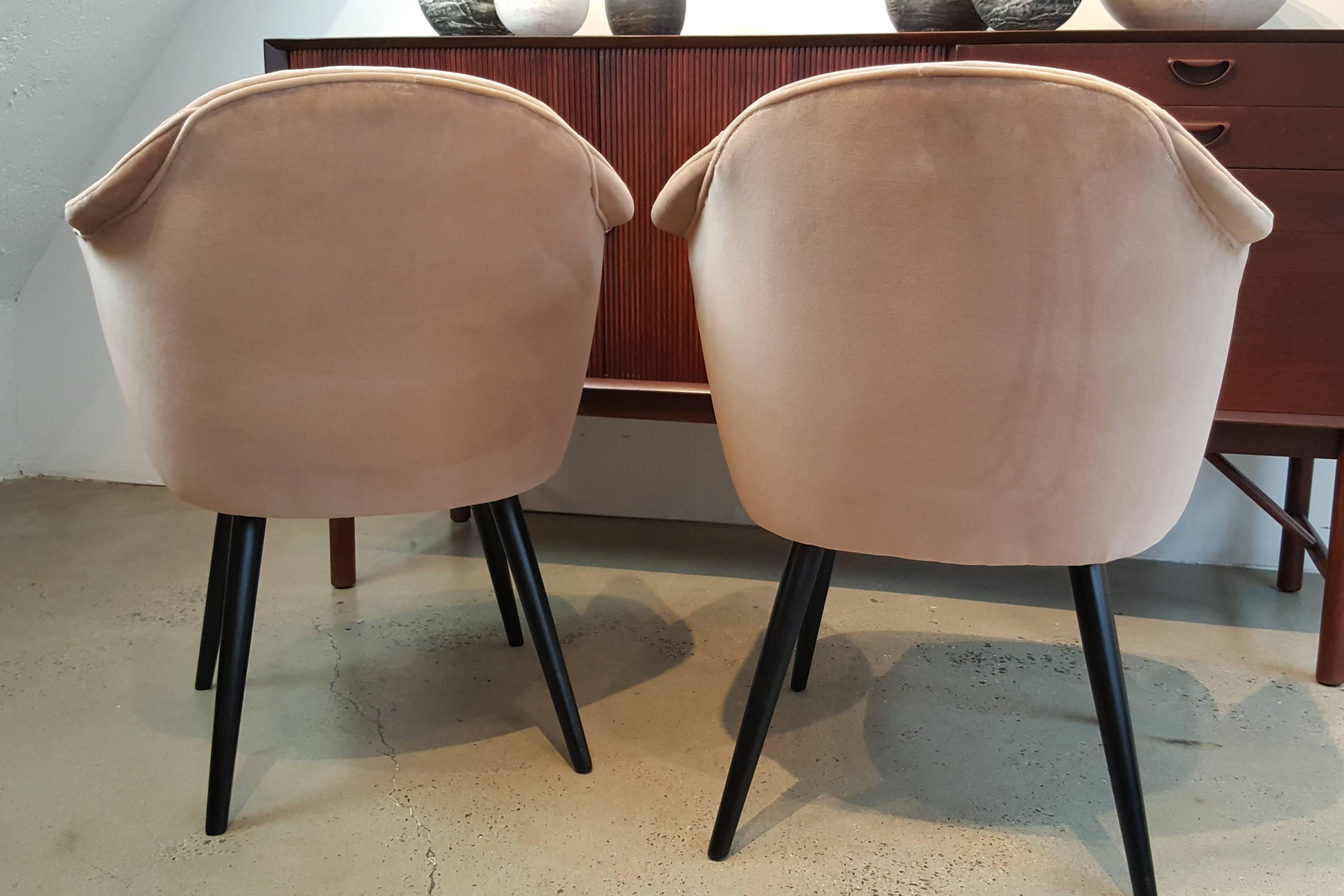 Pair of Fully Restored Highly Sculptural Italian Modern Chairs in Blush Velvet 3