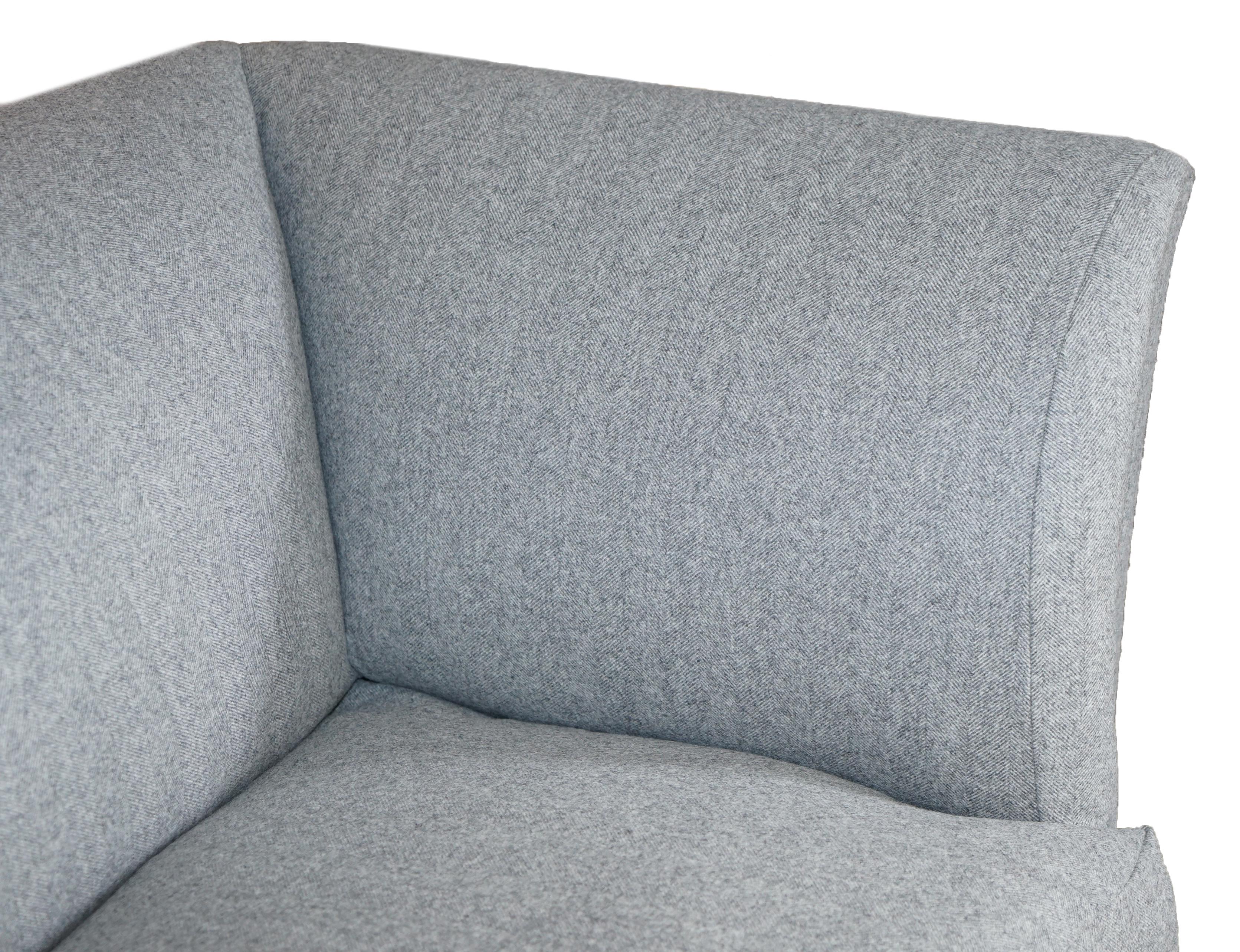 Fully Restored Howard & Son's Baring Sofa Grey Herringbone 100% Wool Upholstery For Sale 2