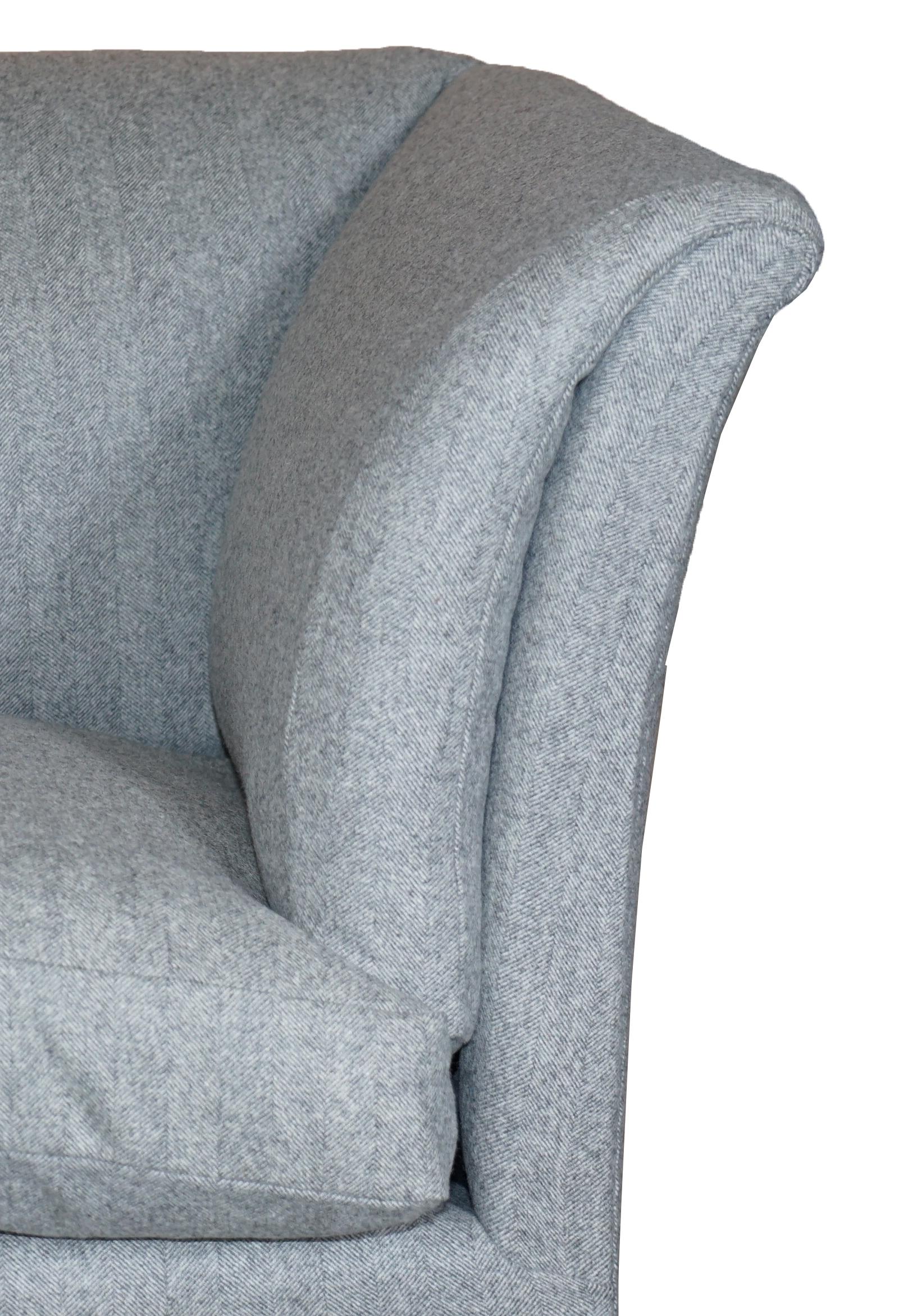 Fully Restored Howard & Son's Baring Sofa Grey Herringbone 100% Wool Upholstery For Sale 4