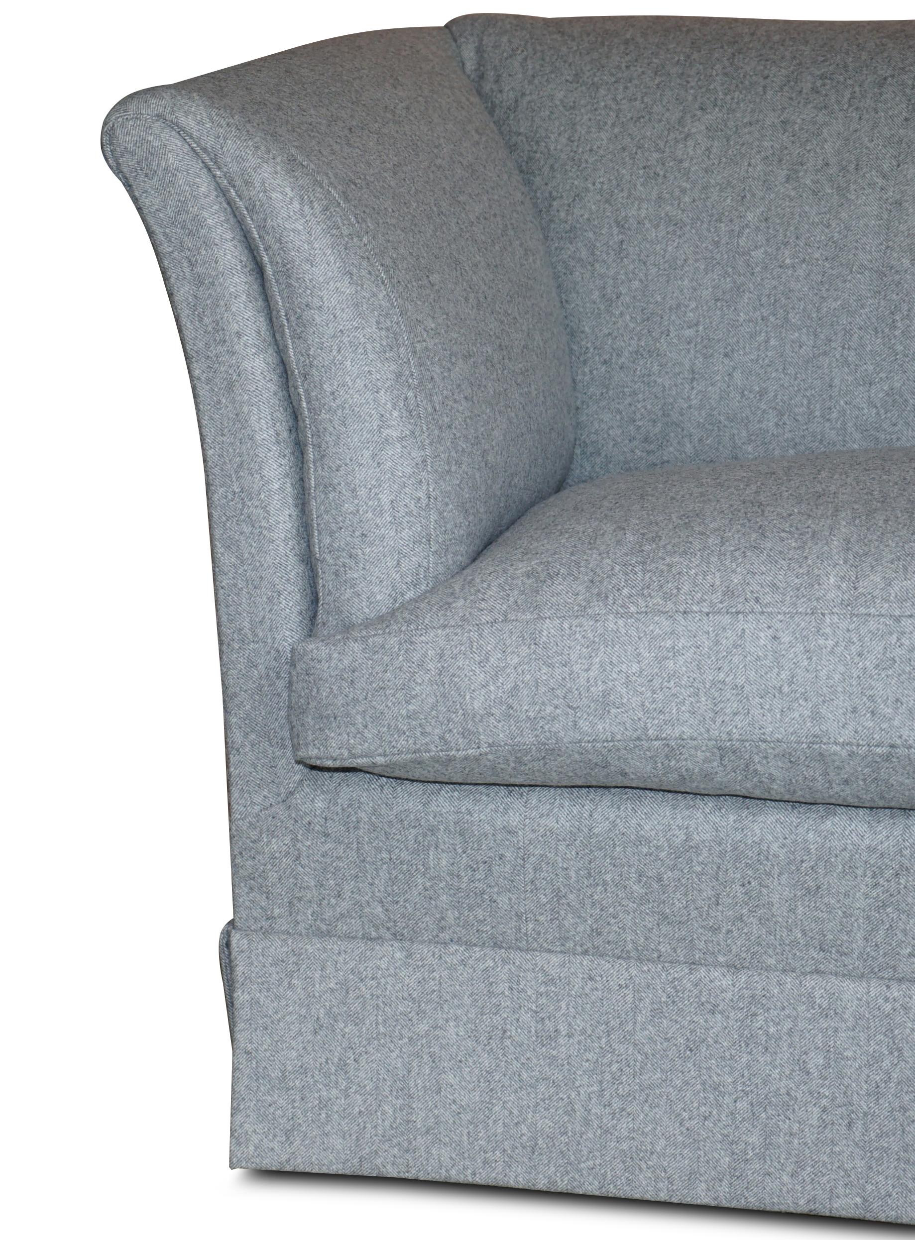 Anglais Howard & Son's Baring Sofa entièrement restauré, à chevrons gris 100 % laine en vente