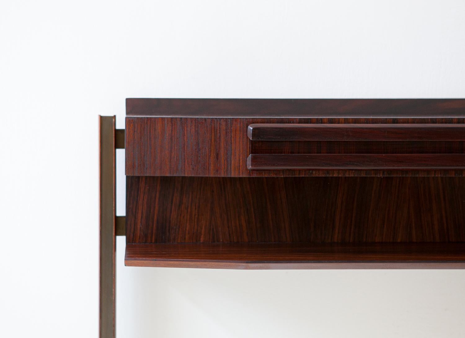 Fully Restored Italian Mid-Century Modern Rosewood and Brass Console Table In Good Condition In Rome, IT