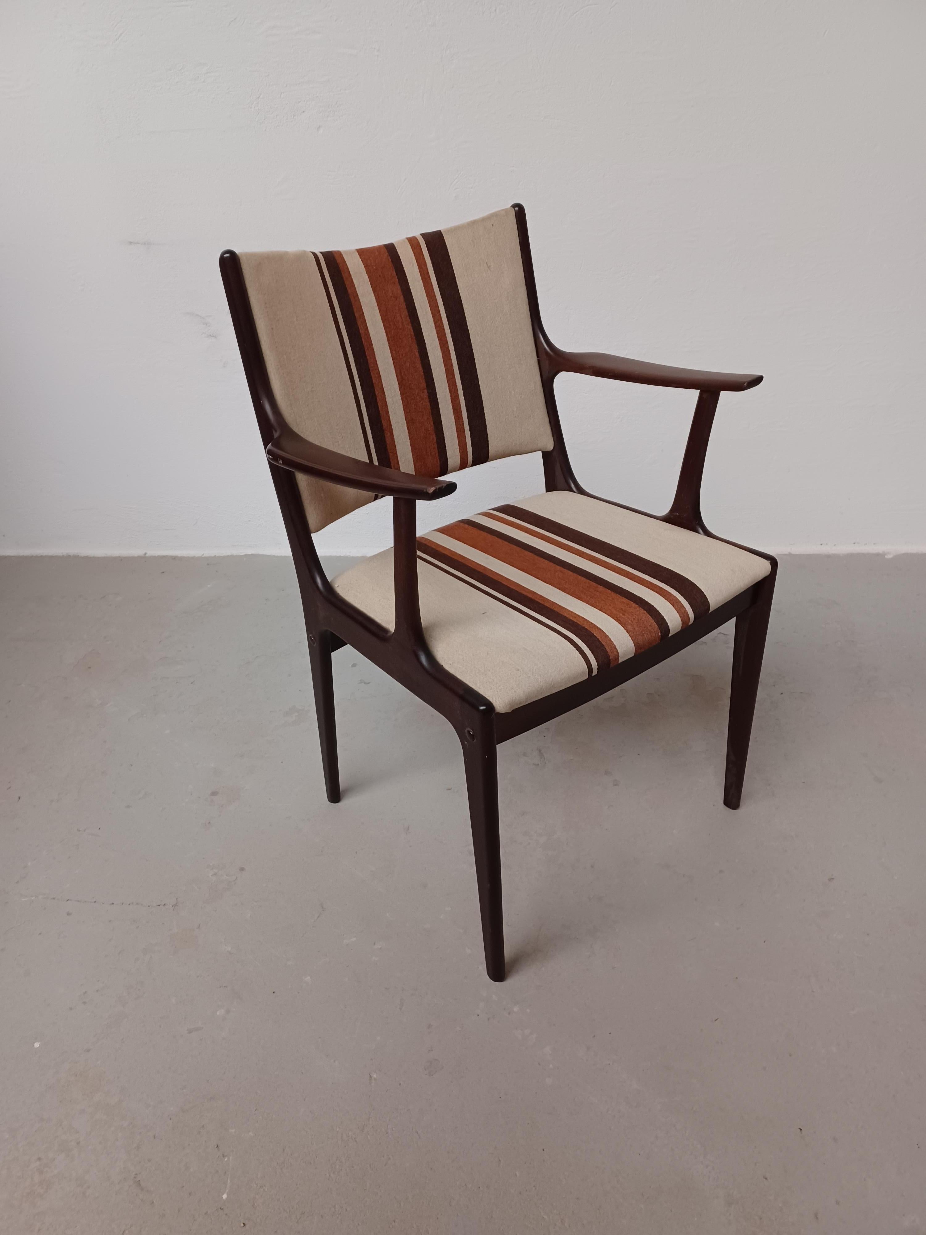 1960s Fully Restored Customizable Johannes Andersen Mahogany Armchairs For Sale 5