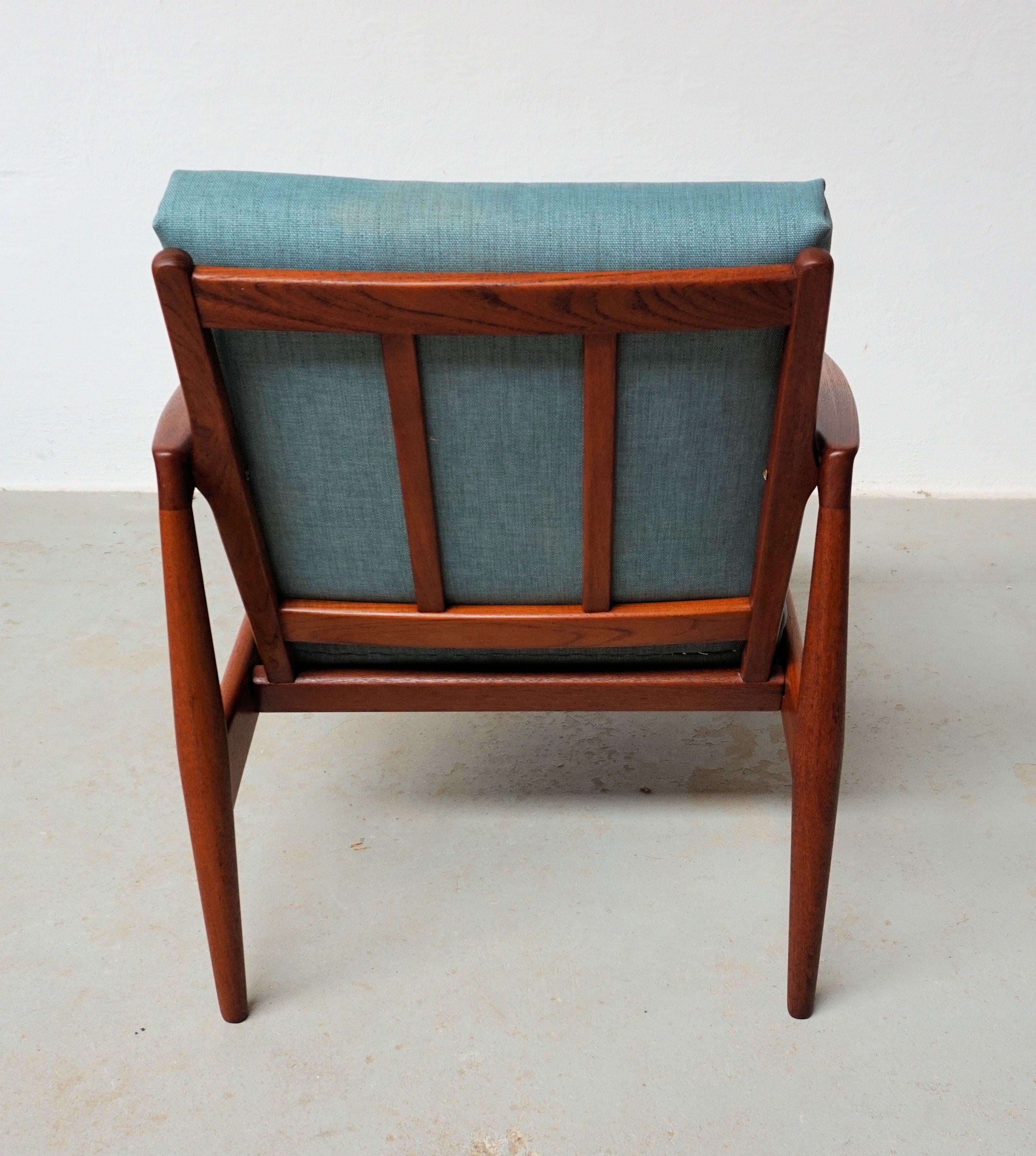 Teak Sedia da salotto Kai Kristiansen in teak con coltelli di carta completamente restaurata e personalizzabile in vendita