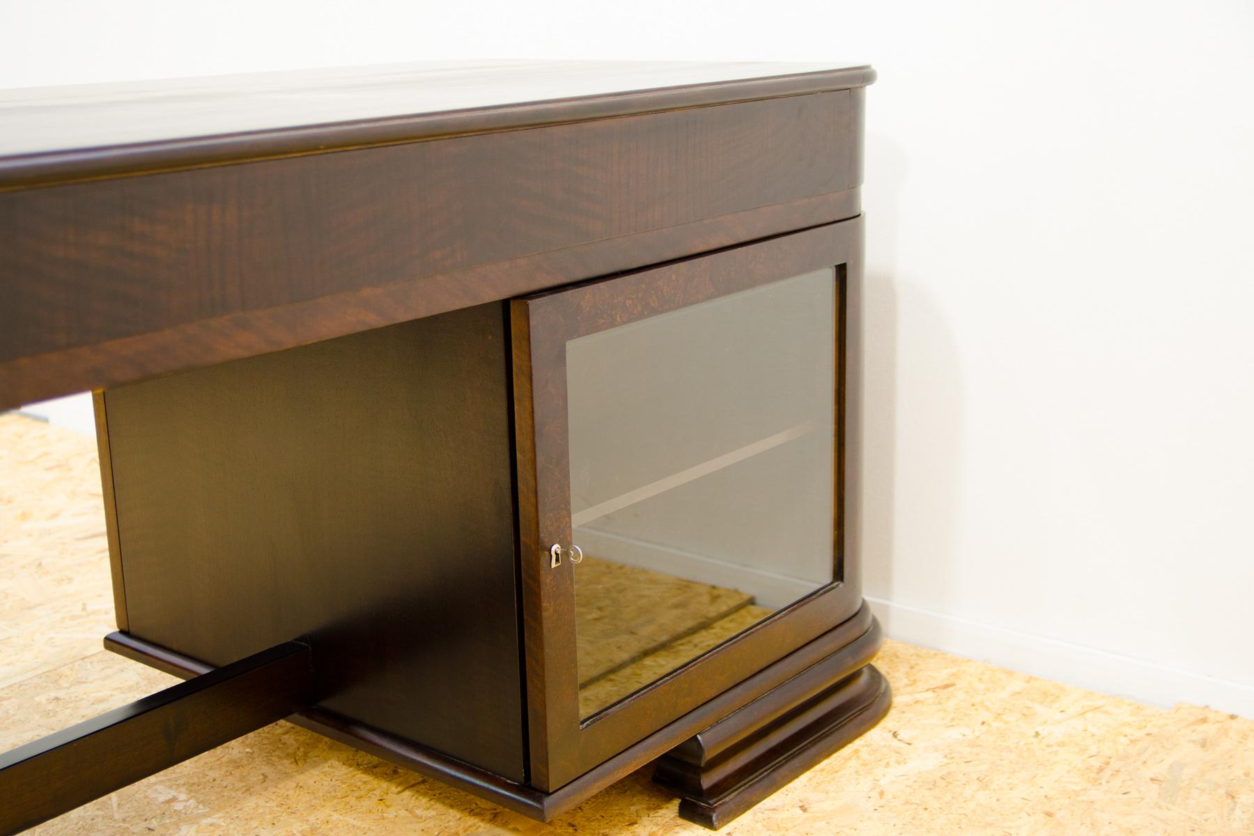 Fully restored Large ART DECO writing desk, 1930´s, Bohemia For Sale 2