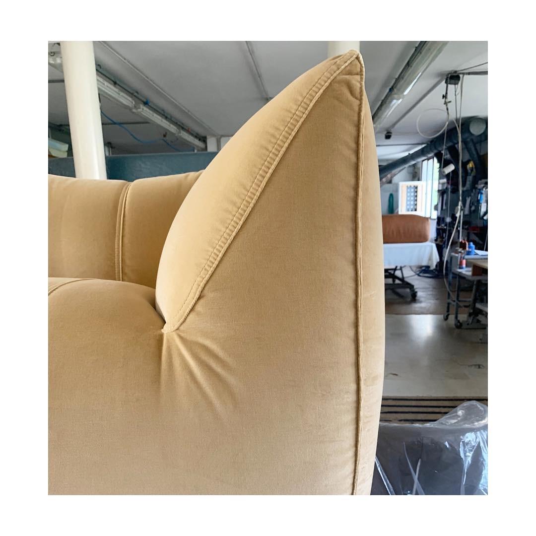 Fully Restored Le Bambole Sofa Design Mario Bellini, Cotton Velvet In Excellent Condition In Jersey City, NJ