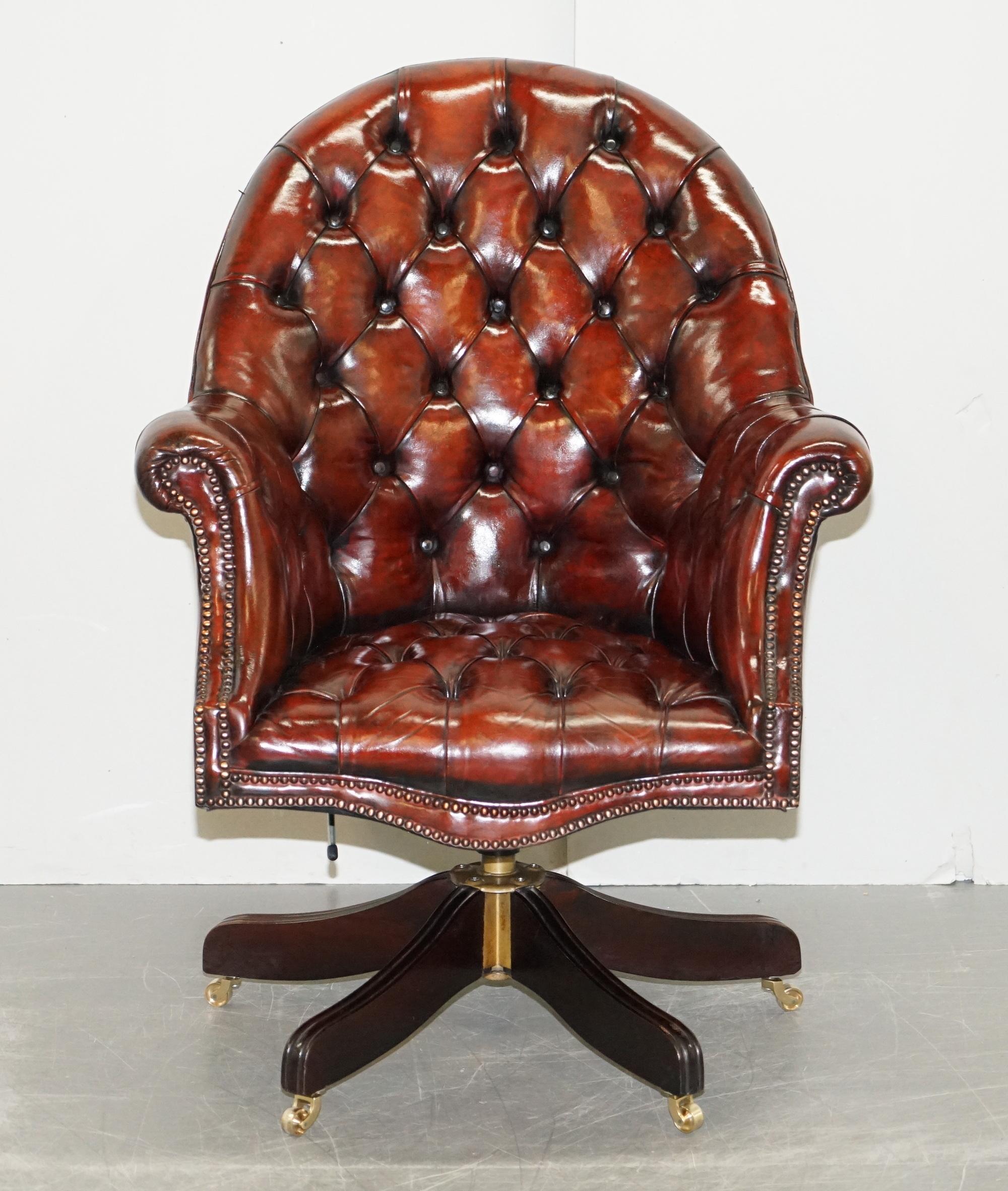 We are delighted to offer this lovely fully restored original vintage hand dyed Mmahogany brown leather Chesterfield tufted directors chair

A very good looking well made and comfortable directors chair. Its chesterfield buttoned both back and