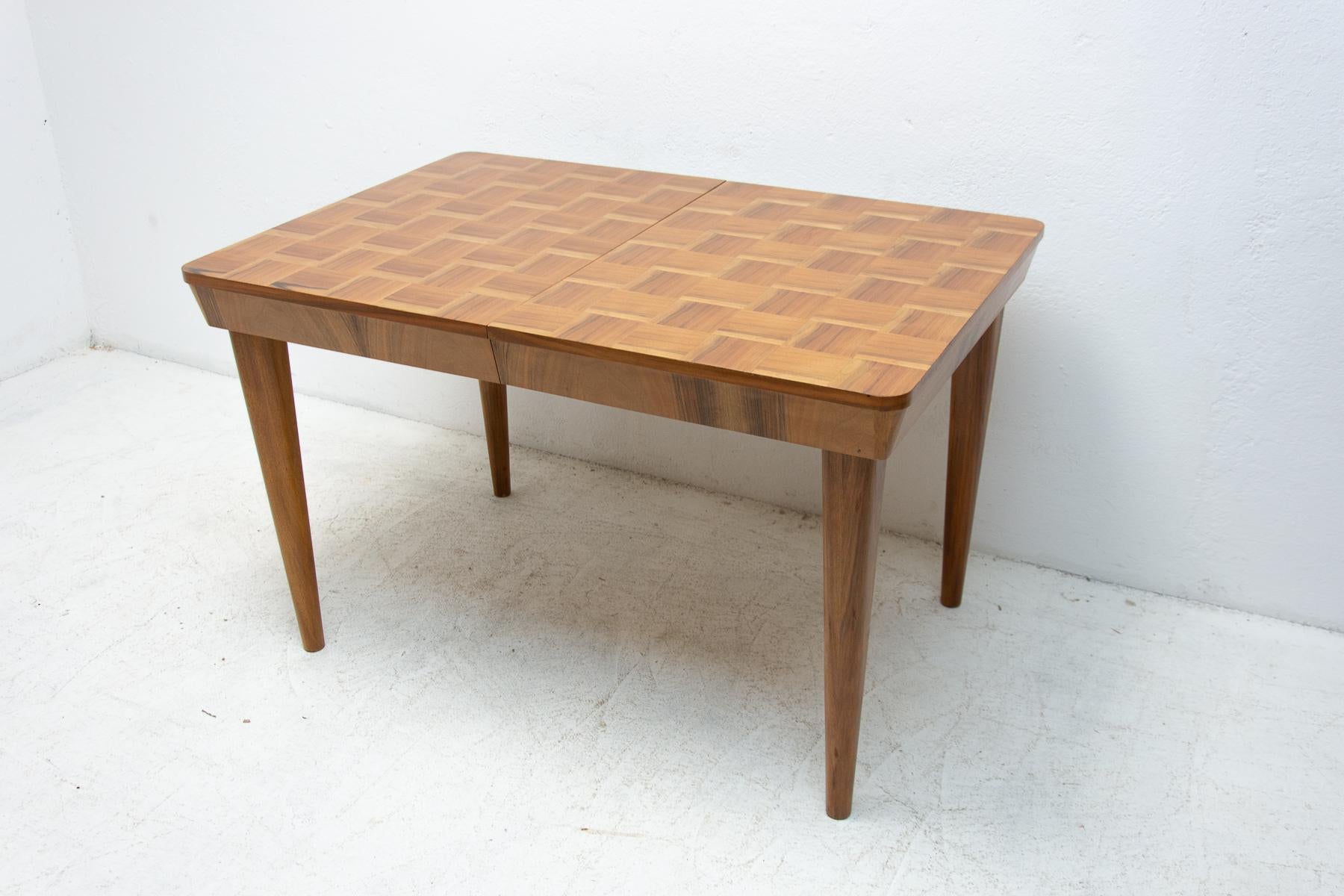 Art Deco Fully Restored Midcentury Adjustable Dining Table with a Chess Pattern by Jindř