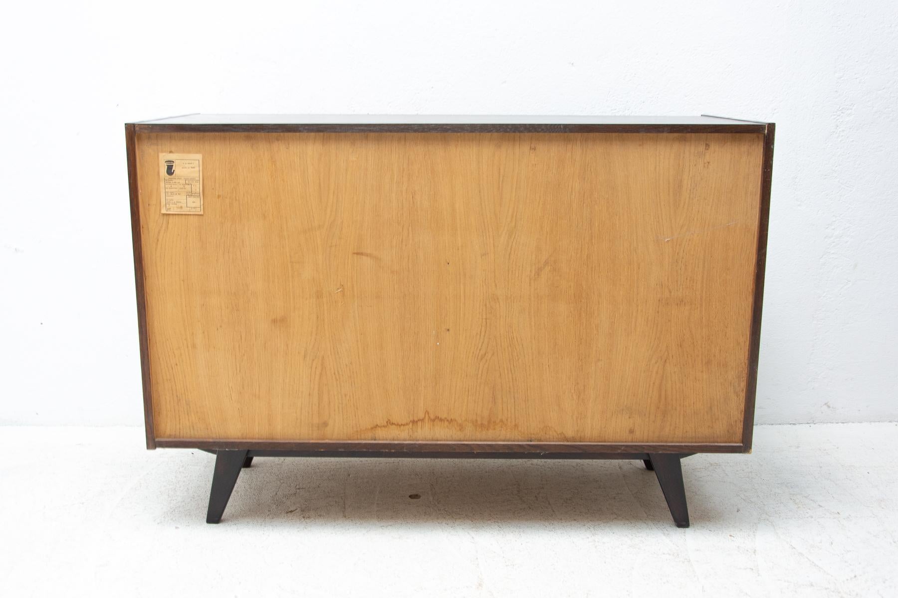 Fully Restored Mid Century Chest of Drawers U-458 by Jiri Jiroutek, Czech, 60's For Sale 4