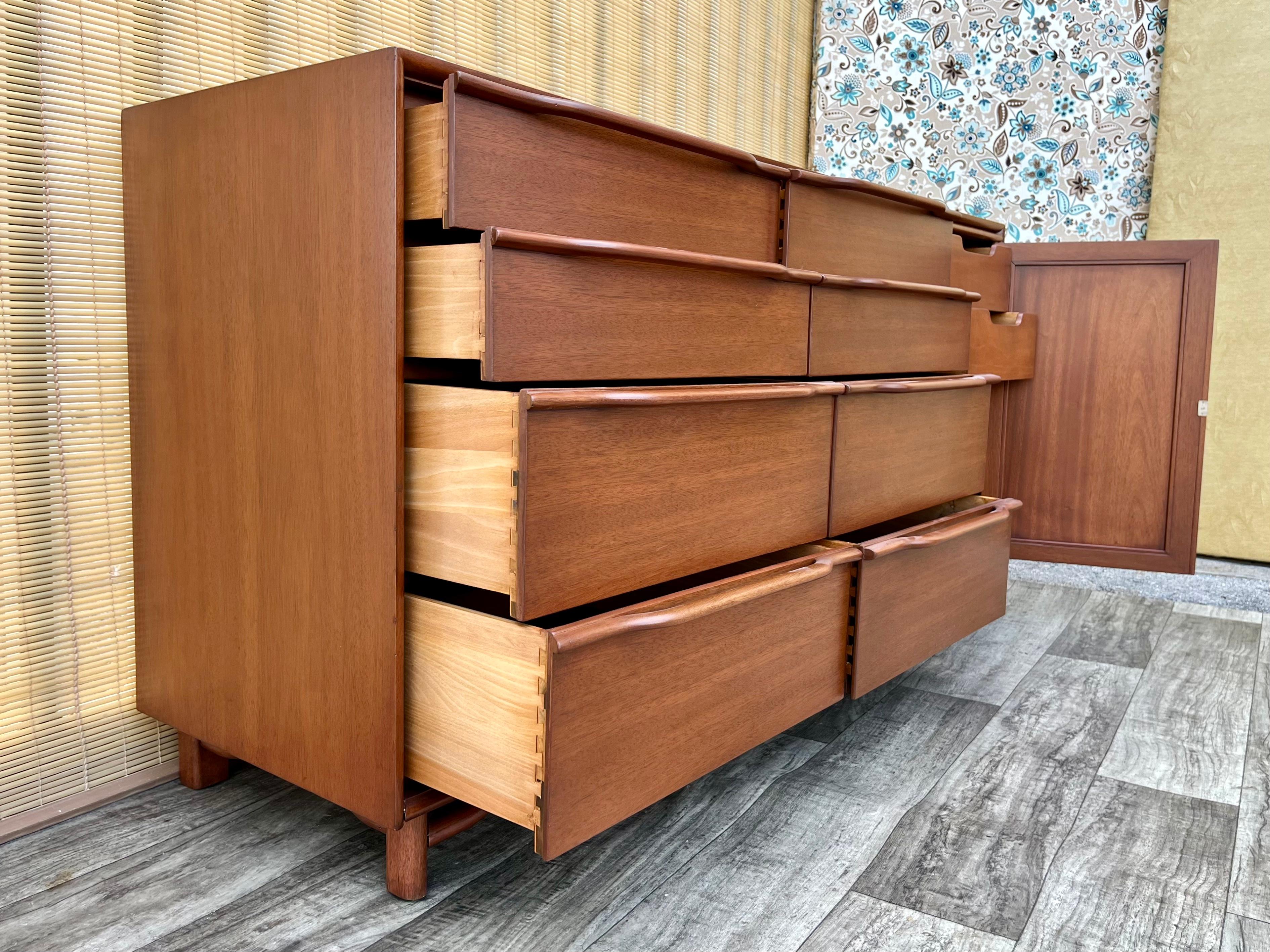 Fully Refinished Mid Century Modern Dresser by Hickory Manufacturing Company. For Sale 3