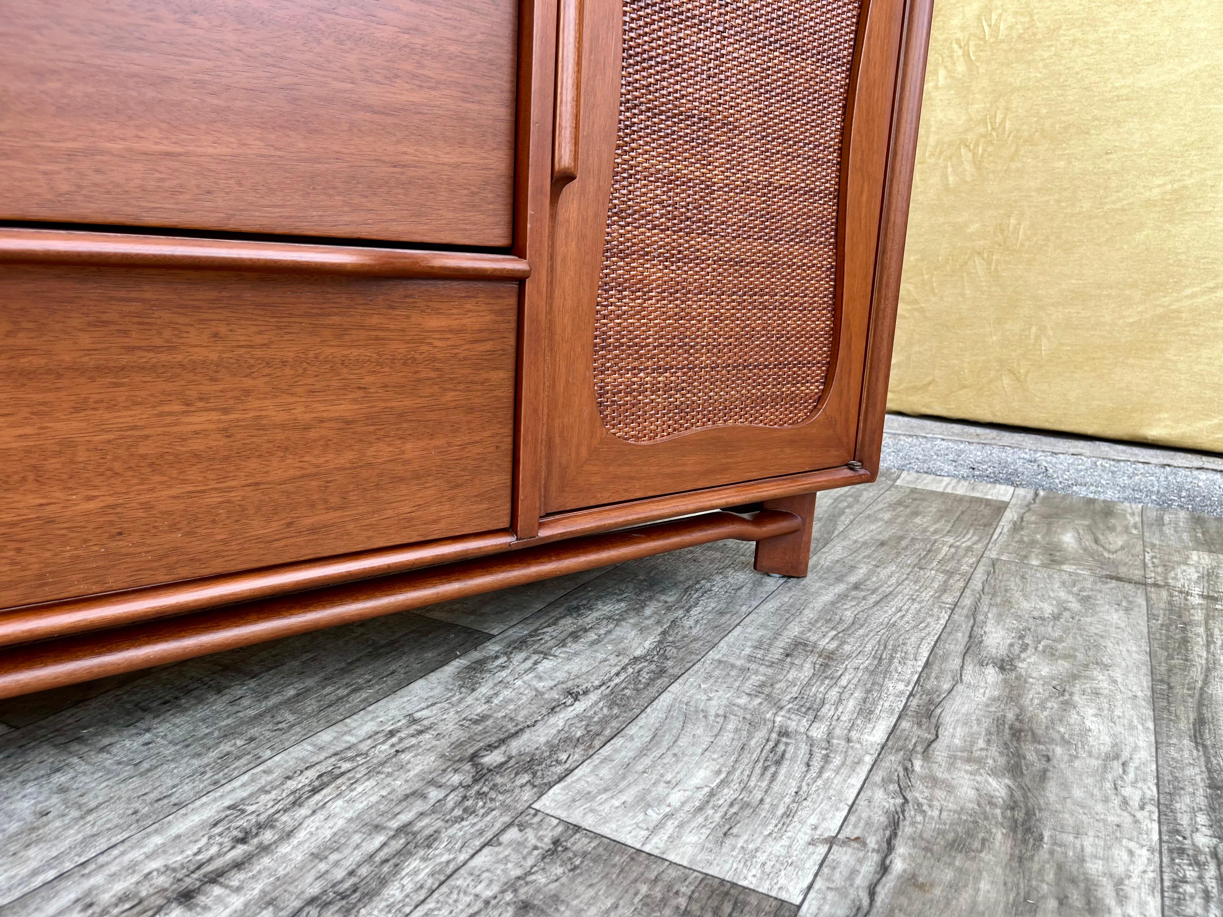 Fully Refinished Mid Century Modern Dresser by Hickory Manufacturing Company. For Sale 12