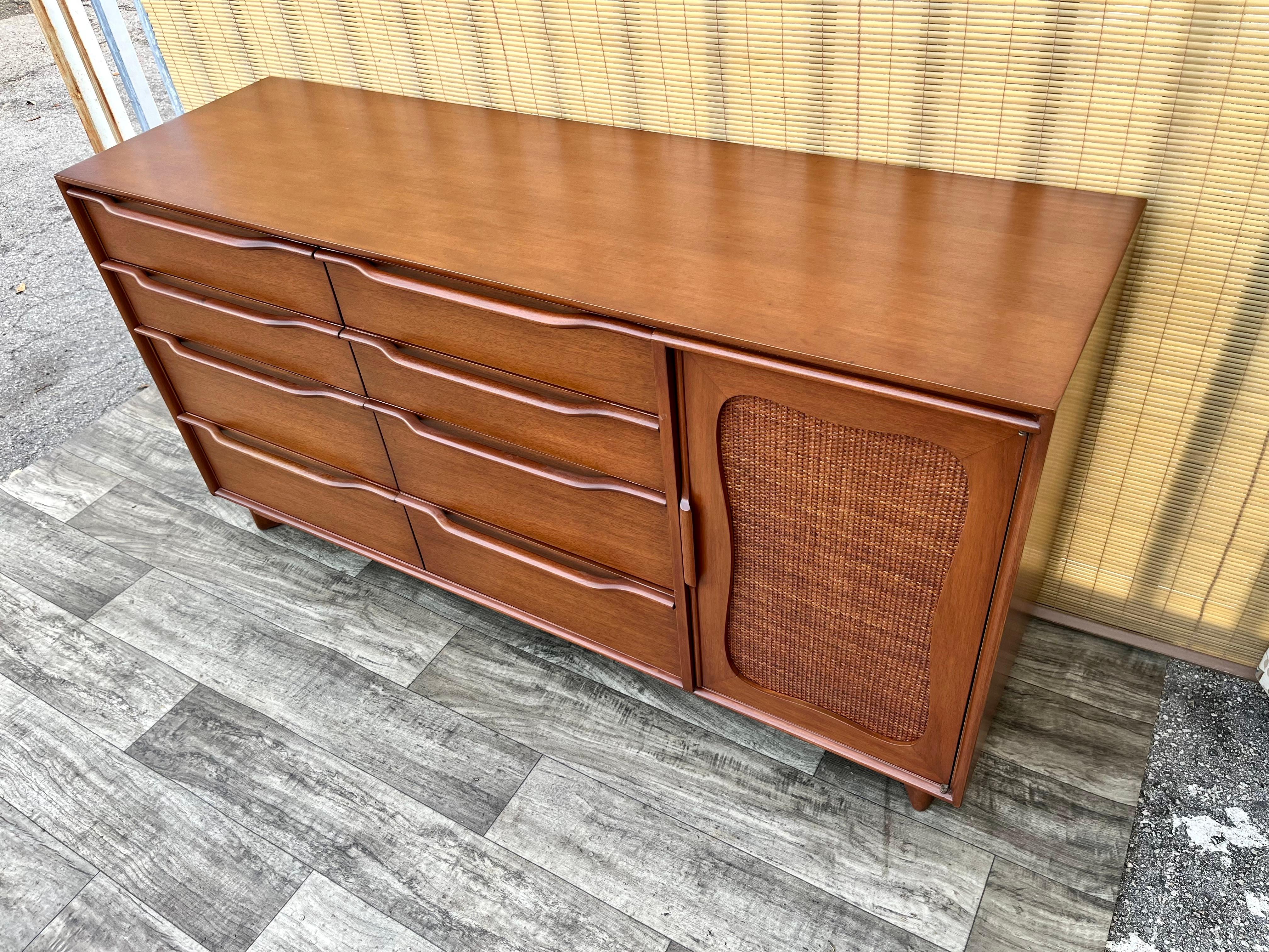American Fully Refinished Mid Century Modern Dresser by Hickory Manufacturing Company. For Sale