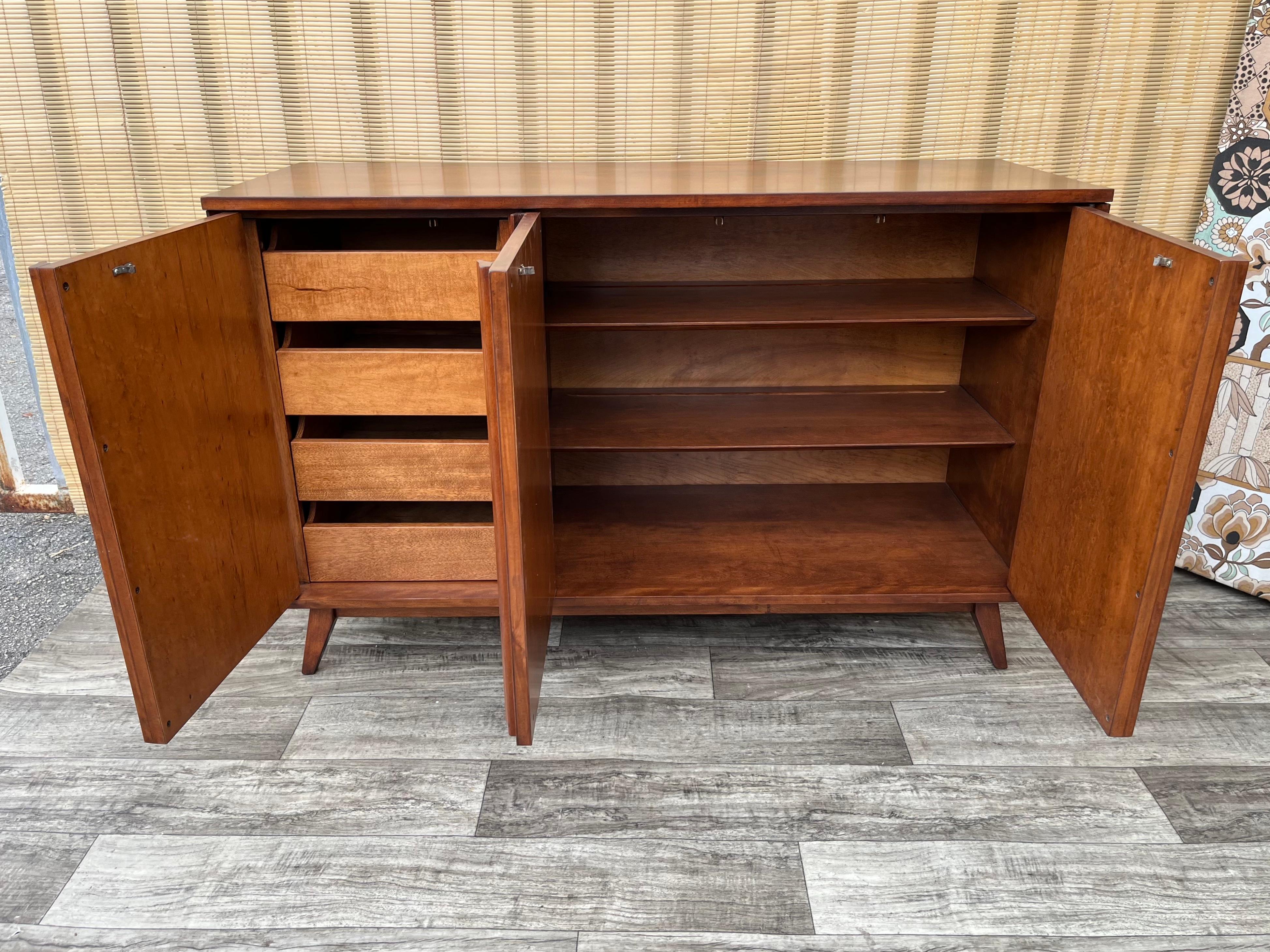 Fully Restored Mid Century Modern Sideboard Credenza. Circa 1960s. For Sale 4