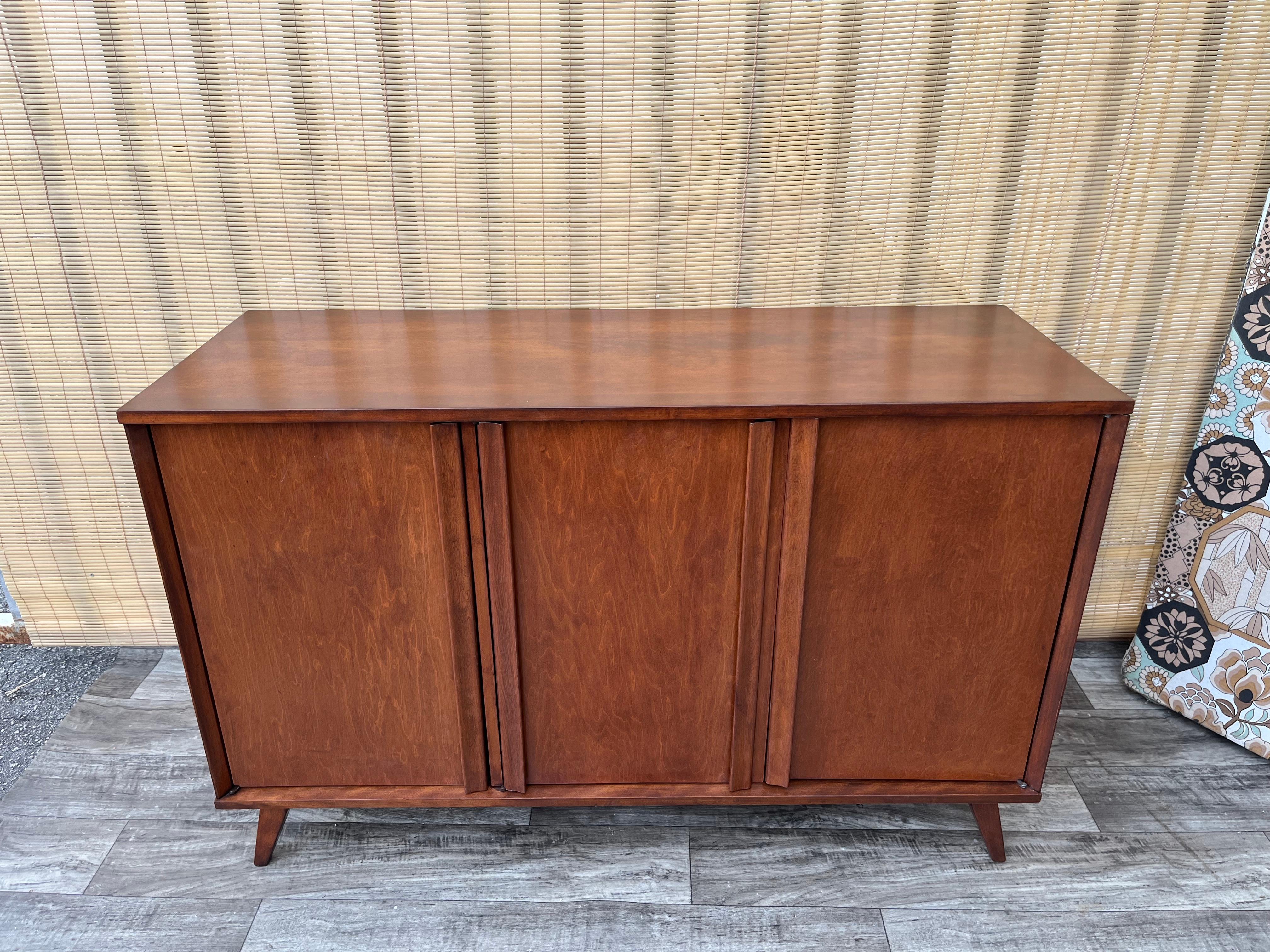 Mid-Century Modern Fully Restored Mid Century Modern Sideboard Credenza. Circa 1960s. For Sale