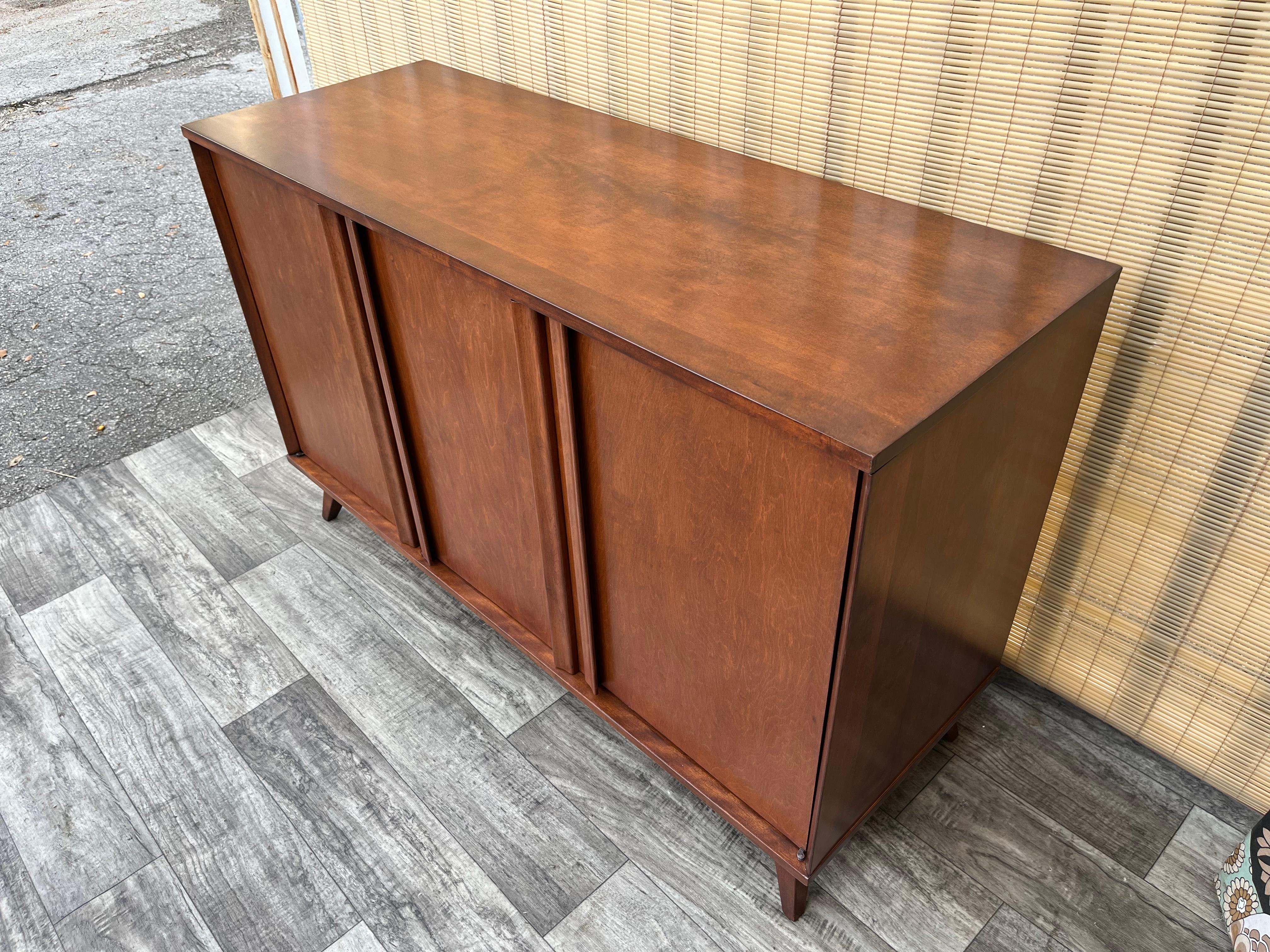 Fully Restored Mid Century Modern Sideboard Credenza. Circa 1960s. In Good Condition For Sale In Miami, FL
