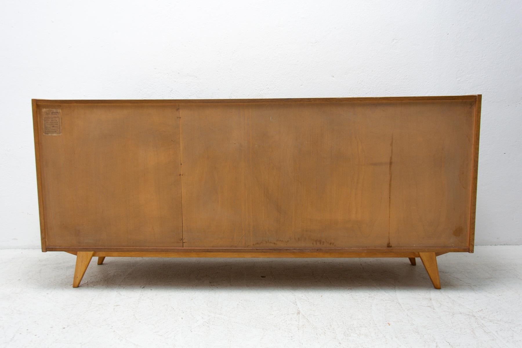 Fully Restored Mid-Century Modernist Sideboard No. U-460, by Jiří Jiroutek, Czec For Sale 10
