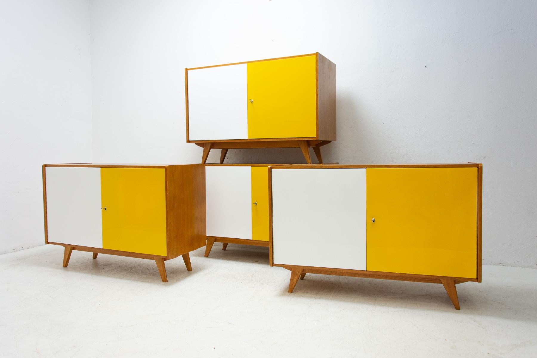 Fully Restored Mid Century Sideboard U-450 by Jiří Jiroutek, 1960's, Czech For Sale 8