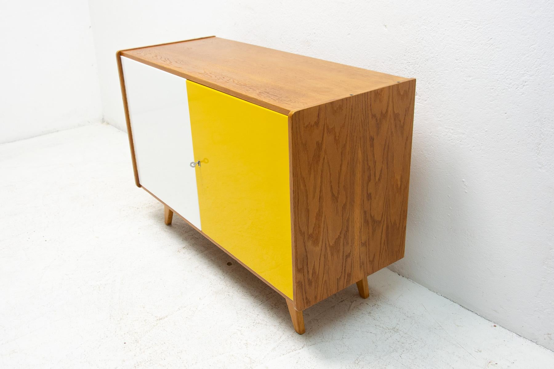 Veneer Fully Restored Mid Century Sideboard U-450 by Jiří Jiroutek, 1960's, Czech For Sale