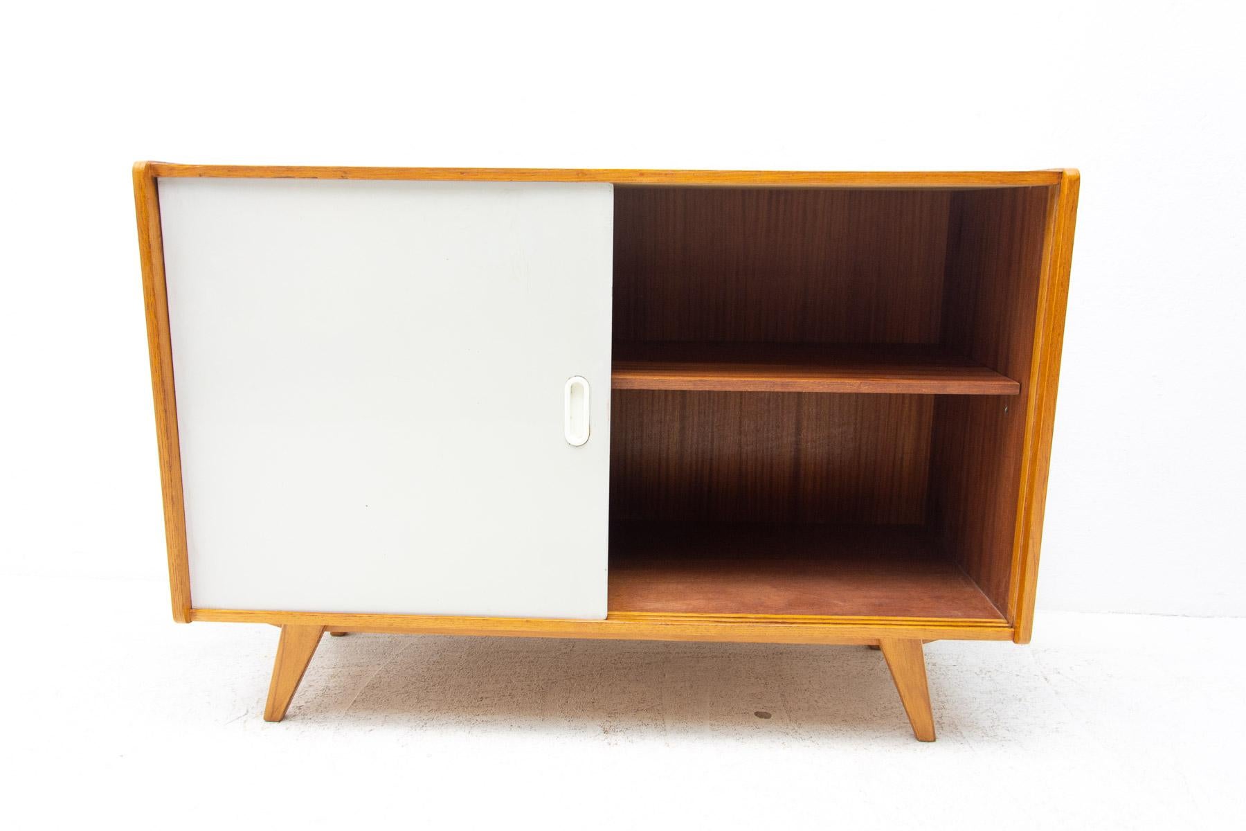  Fully Restored Mid Century Sideboard U-452 by Jiří Jiroutek, 1960´Ss, Czech For Sale 1