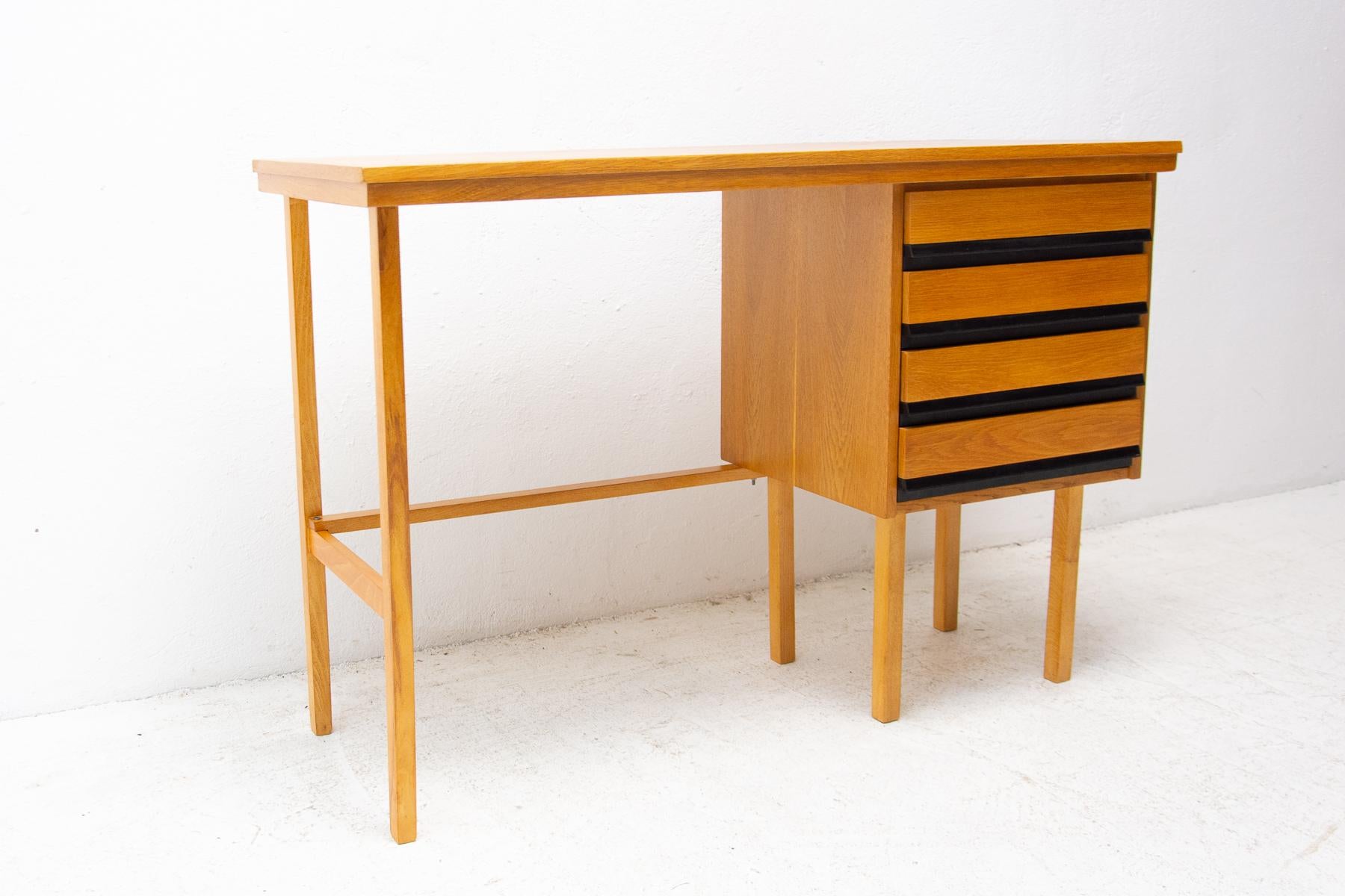 Wood Fully Restored Mid Century Writing Desk, 1960´s, Czechoslovakia