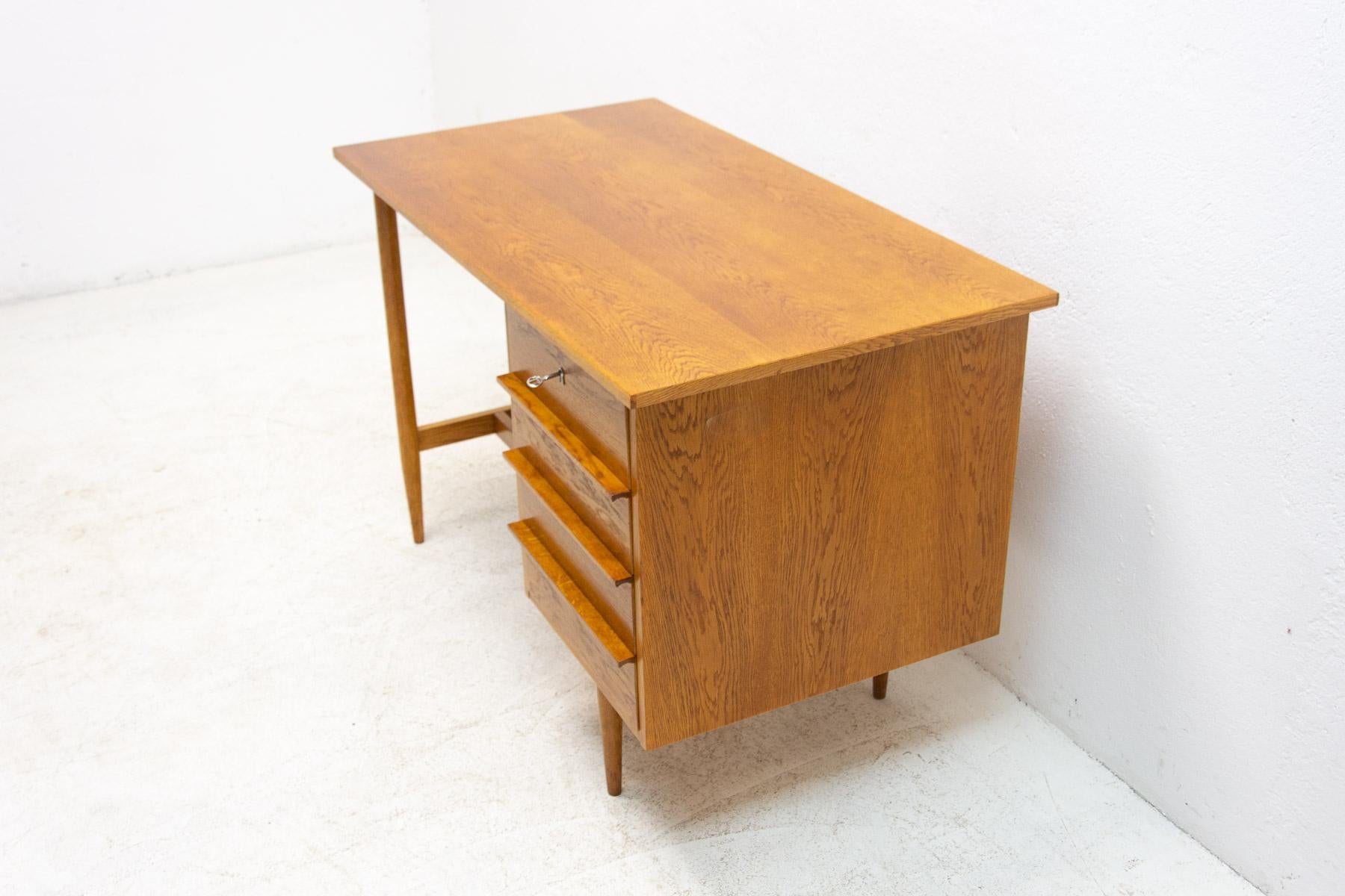 Fully restored midcentury writing Desk, 1960's, Czechoslovakia For Sale 1