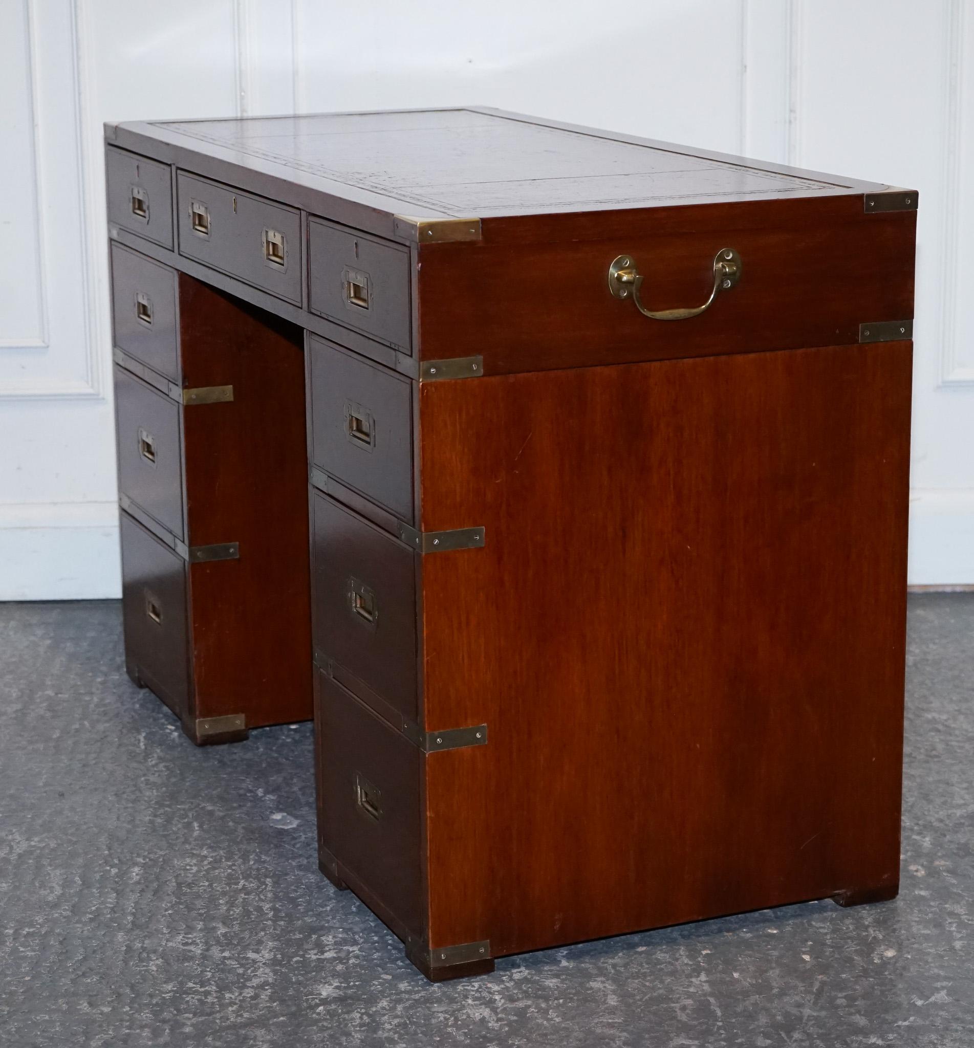 FULLY RESTORED MILITARY CAMPAIGN TWiN PEDESTAL DESK BROWN LEATHER TOP For Sale 7
