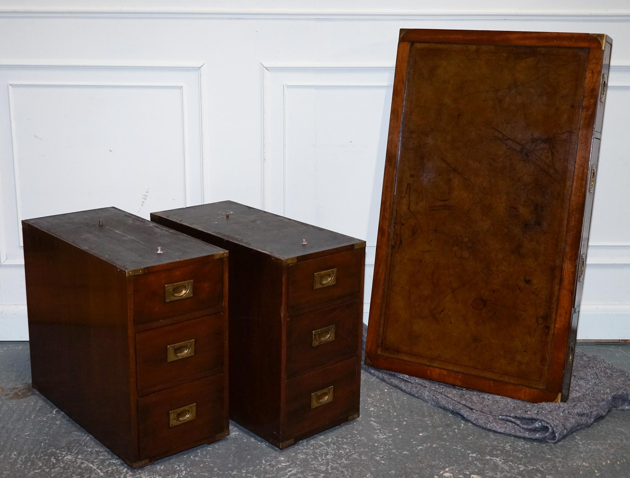 FULLY RESTORED MILITARY CAMPAIGN TWIN PEDESTAL DESK WiTH BROWN LEATHER TOP For Sale 6
