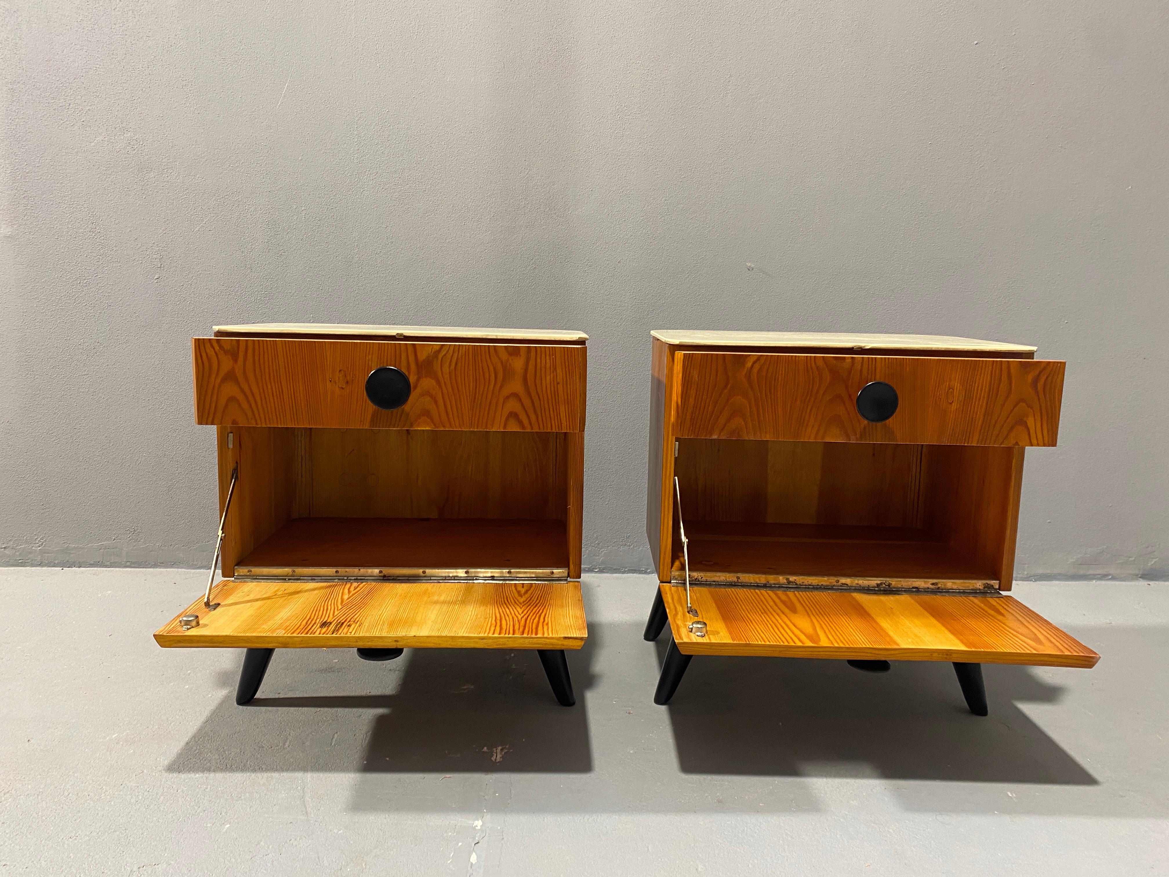 Fully restored night stands by Jindřich Halabala for ÚP Závody, 1950´s, Czech. For Sale 11