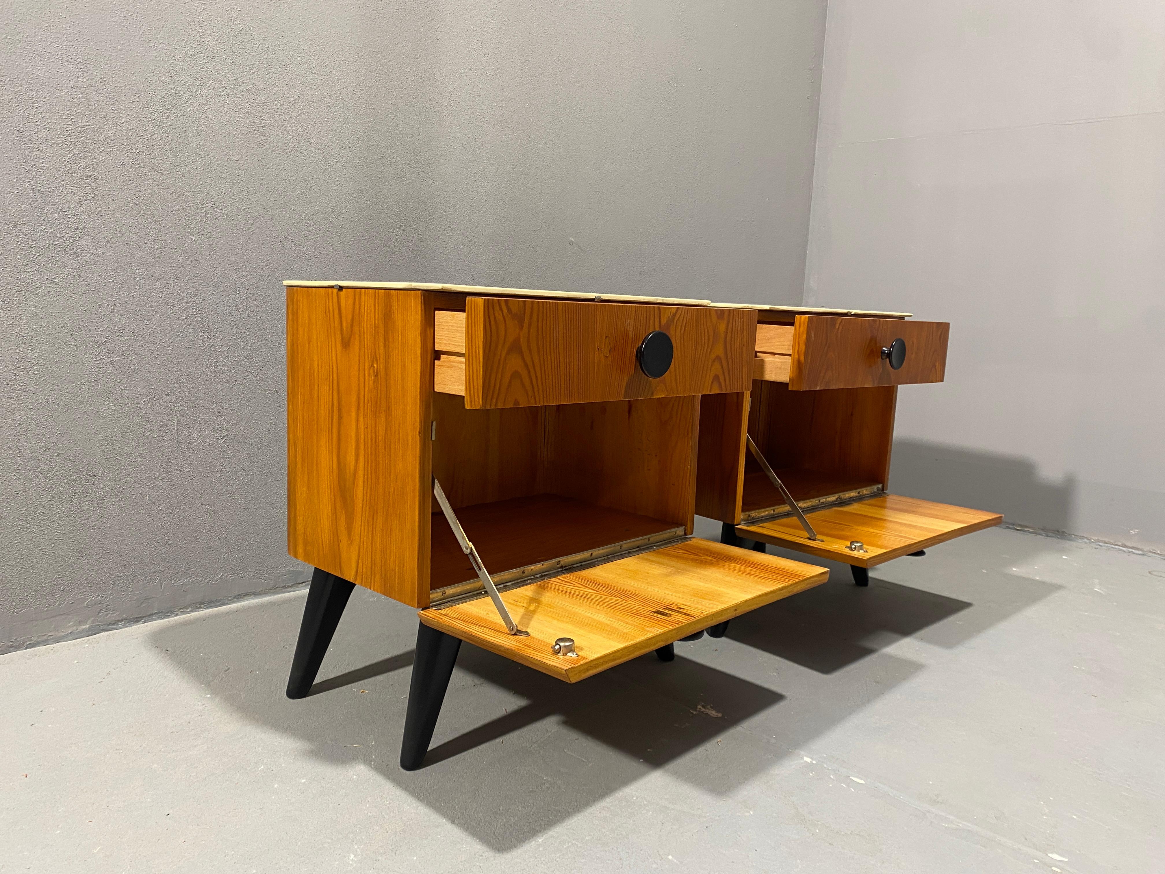 Fully restored night stands by Jindřich Halabala for ÚP Závody, 1950´s, Czech. For Sale 14