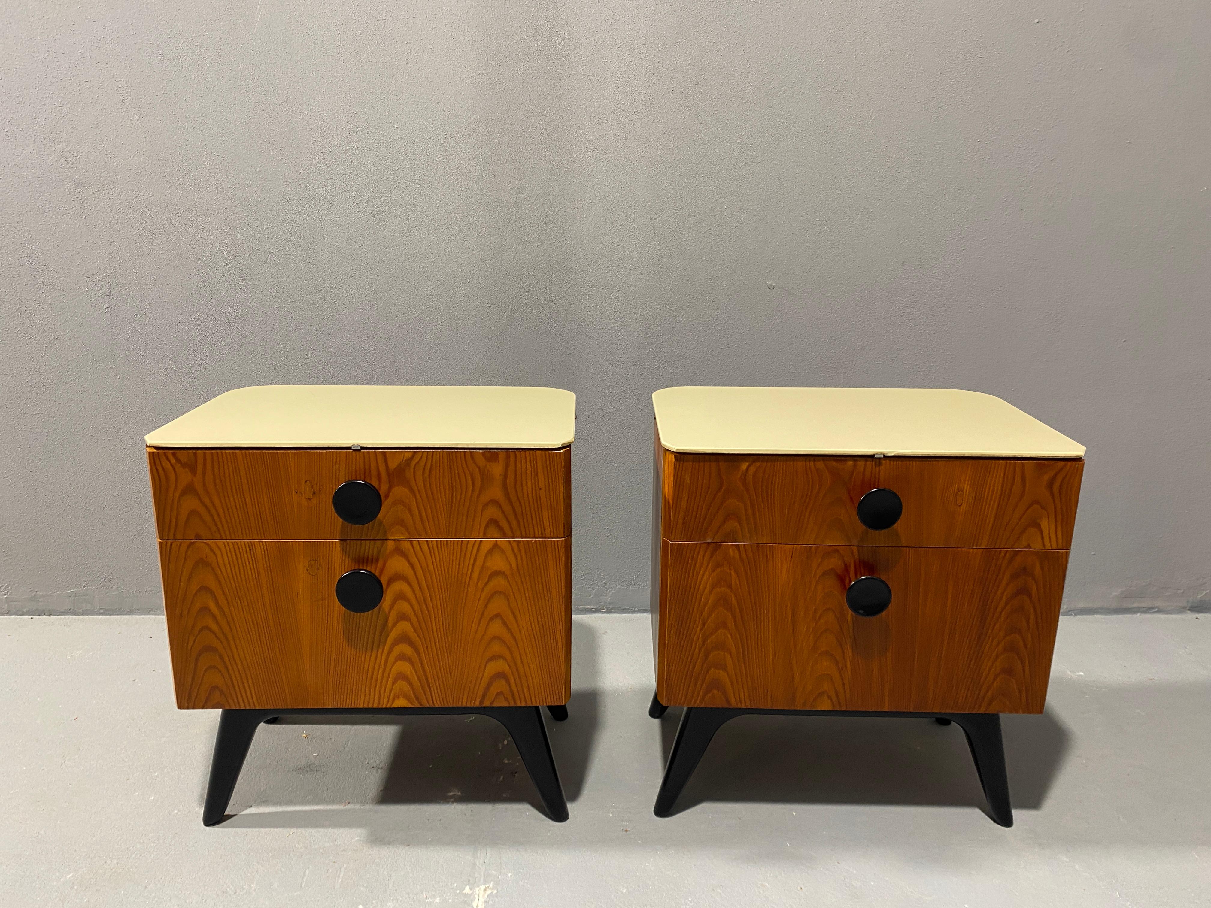 Fully restored night stands by Jindřich Halabala for ÚP Závody, 1950´s, Czech. In Excellent Condition For Sale In Prague 8, CZ