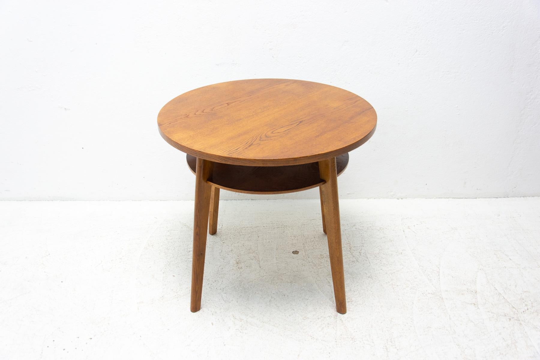 Fully Restored Oak Coffee Table, Czechoslovakia, 1960´s For Sale 8