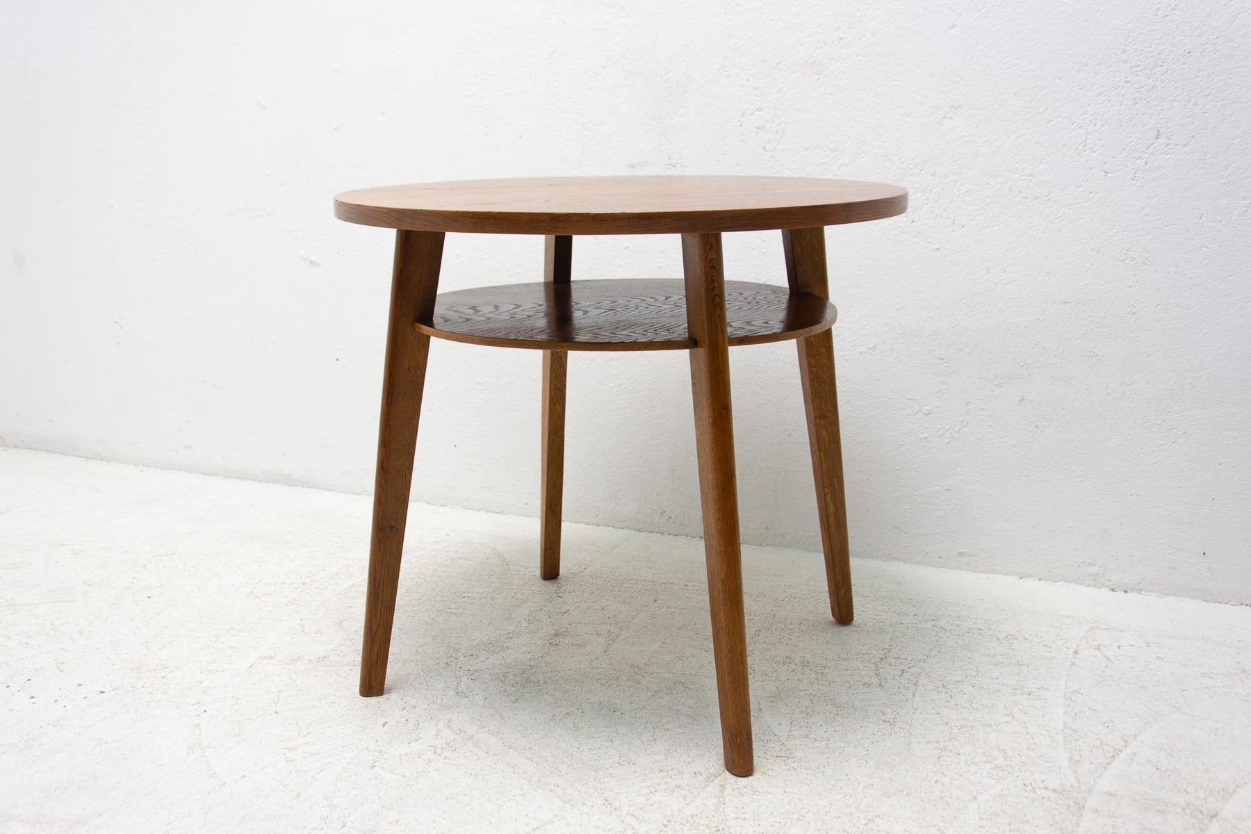 Mid-Century Modern Fully Restored Oak Coffee Table, Czechoslovakia, 1960´s For Sale