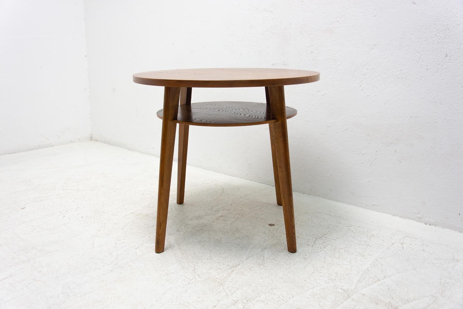 Fully Restored Oak Coffee Table, Czechoslovakia, 1960´s For Sale 1